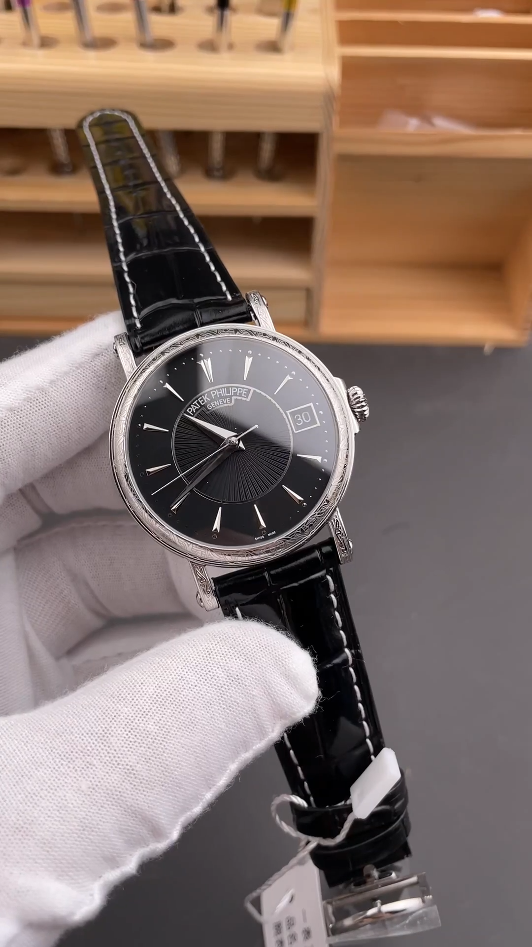 Patek Philippe Calatrava 5153G-001 Date Black Dial 38mm