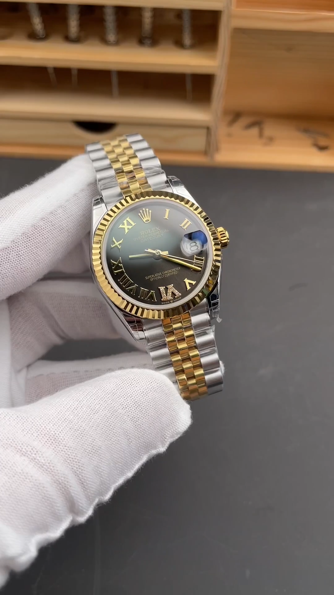 Rolex Datejust 31mm Stainless Steel and Yellow Gold 278273 0018 Grey VI Roman Jubilee