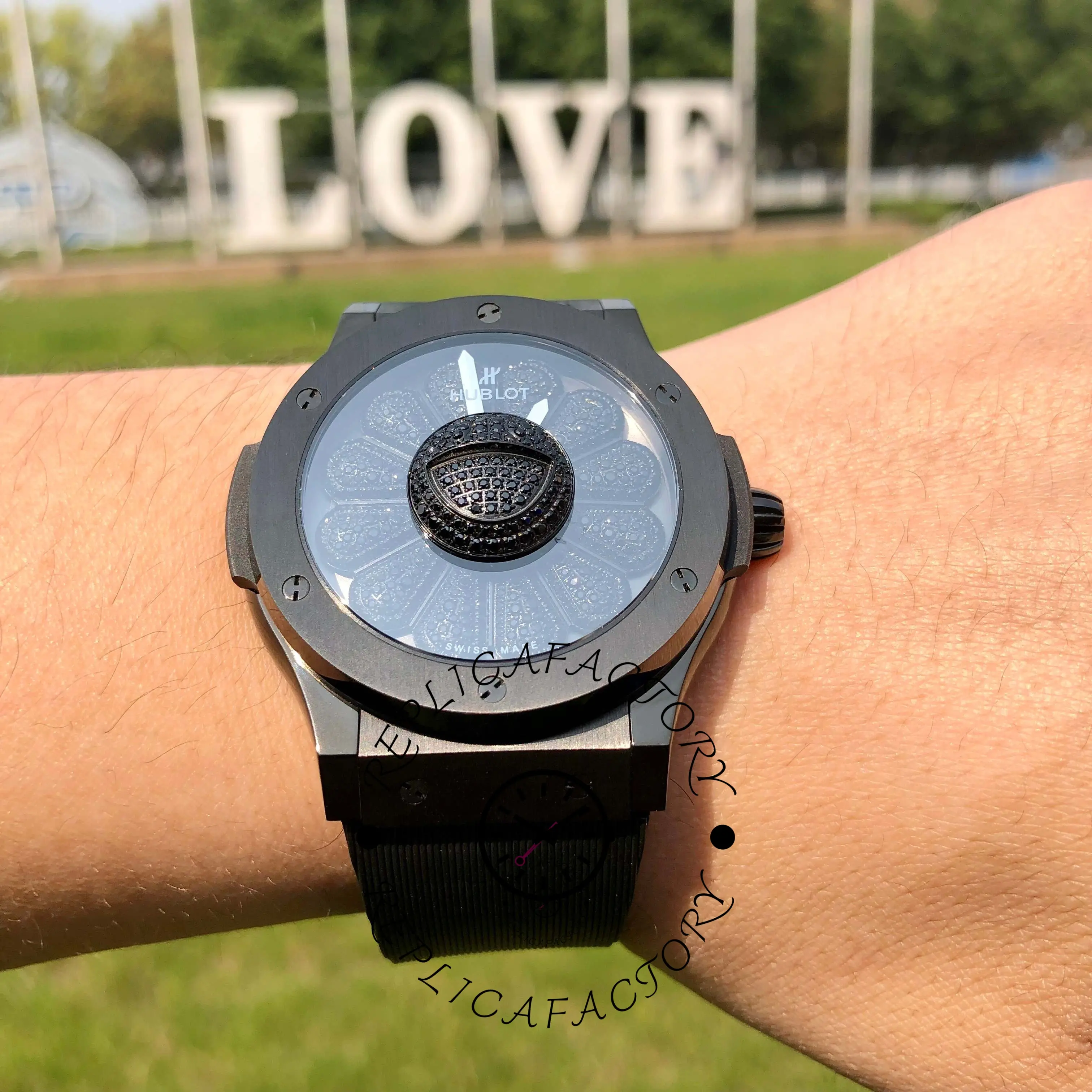 Hublot Classic Fusion 507.CX.9000.RX.TAK21 45mm Mens Watch