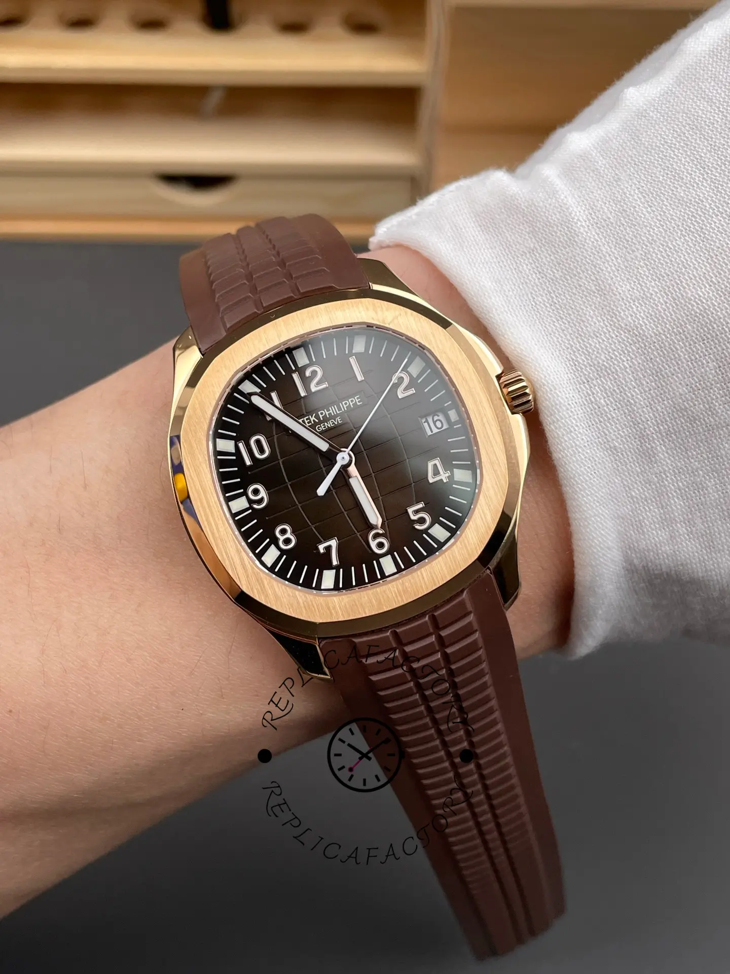 Replica Patek Philippe Aquanaut 5167R 001 40mm Mens Watch