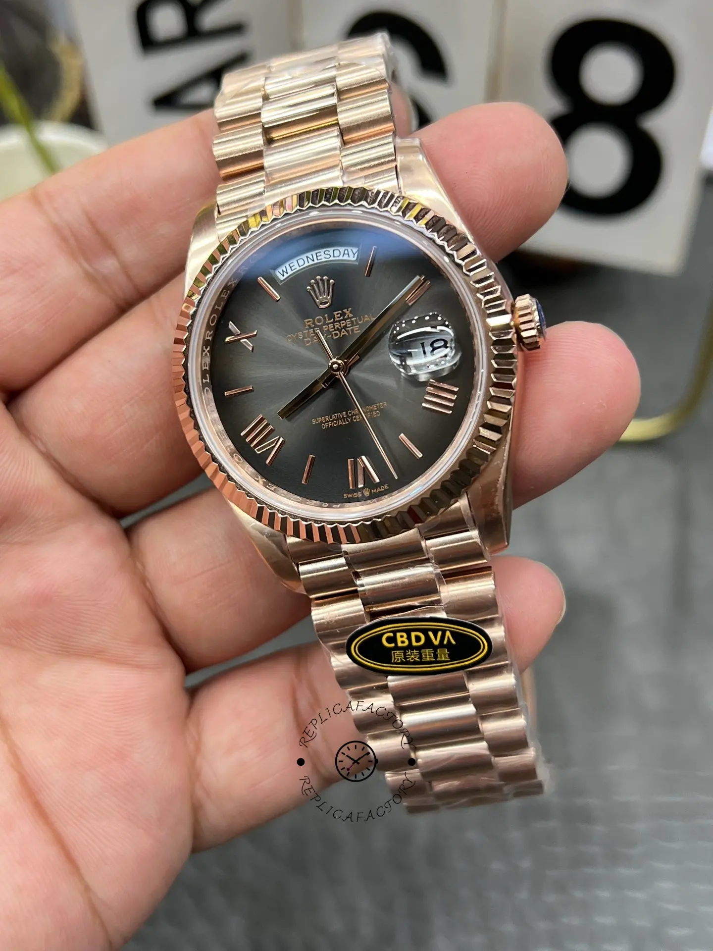 Rolex Day Date in 18 ct Everose Gold M228235 0055 40mm
