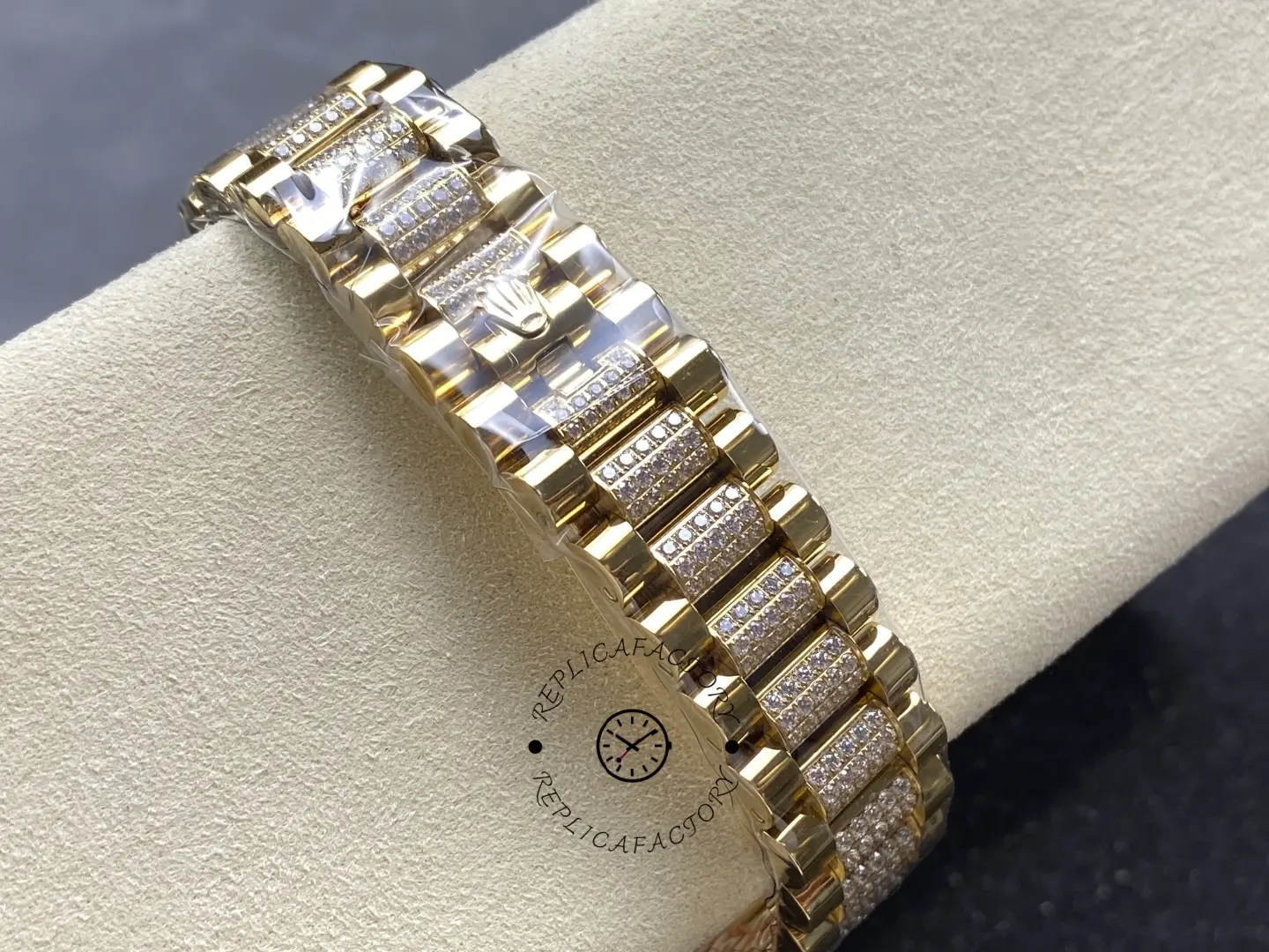 Rolex Day-Date 128238 0046 Replica Champagne Dial 36mm Fluted Bezel