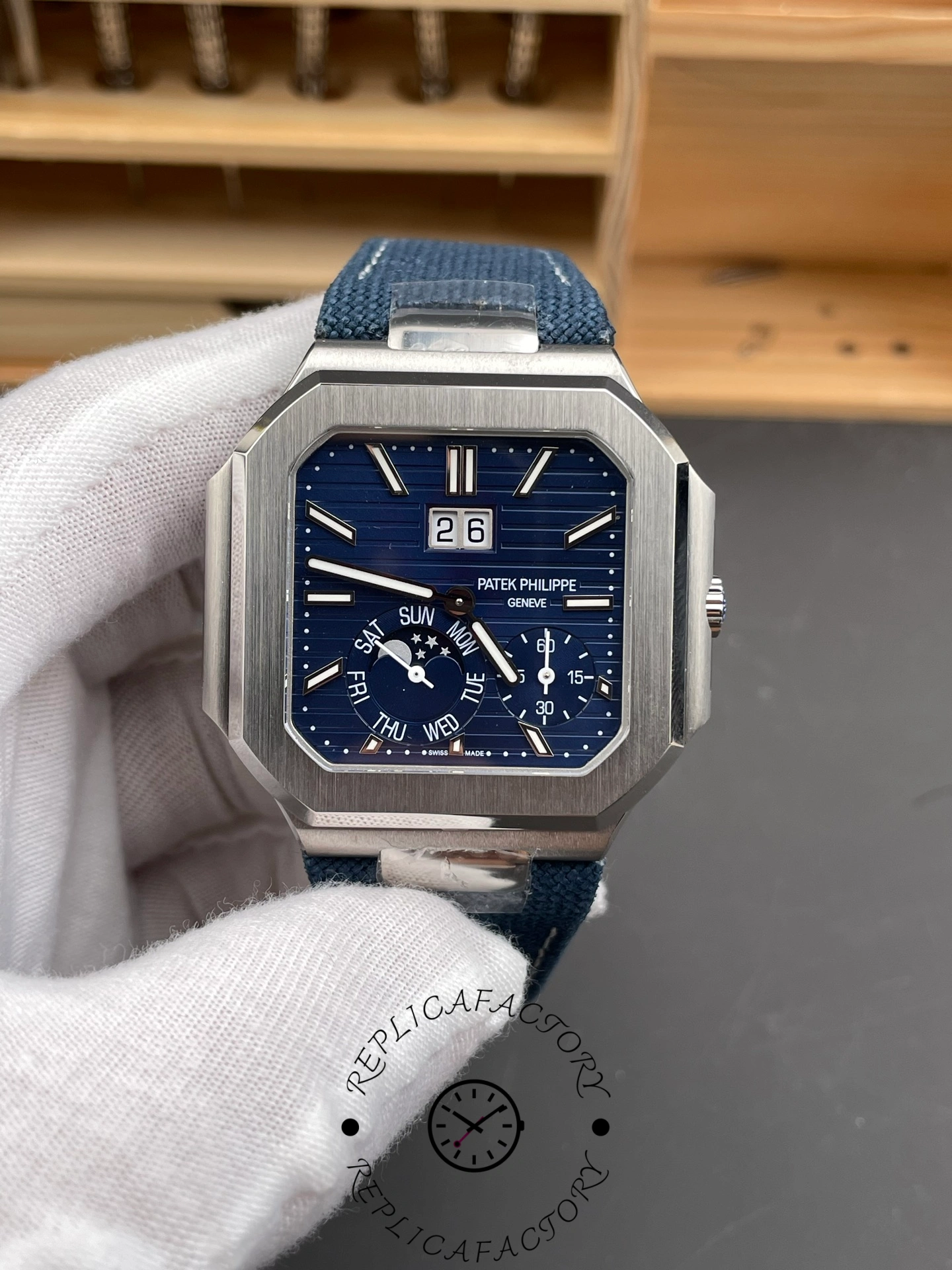 Patek Philippe Cubitus Platinum 5822P 001