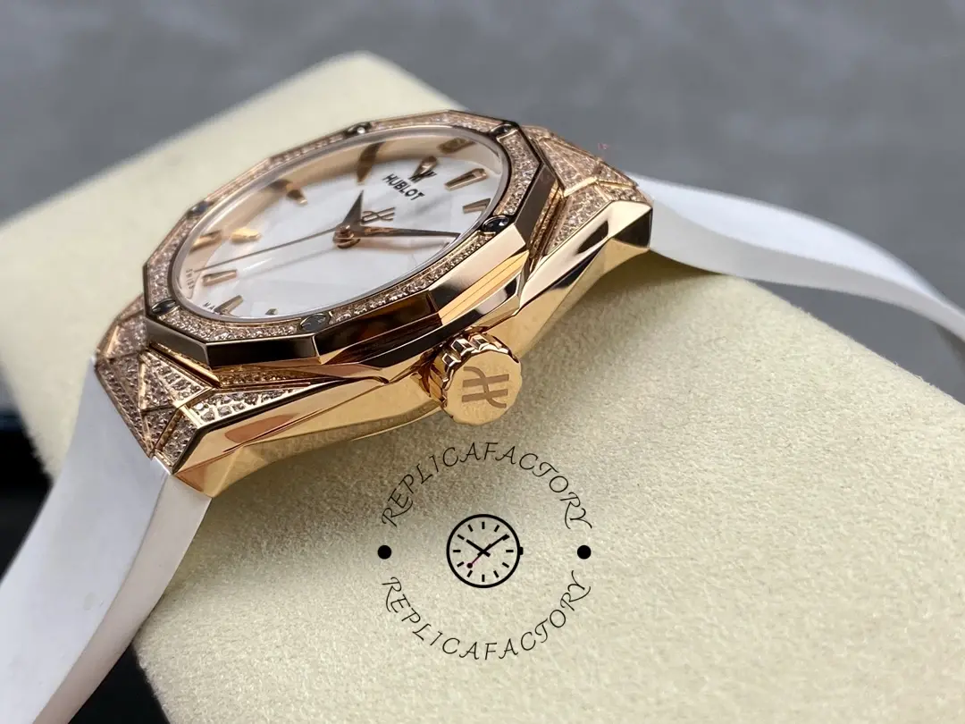 Hublot Classic Fusion 550.OS.2200.RW.1604.ORL20 40mm