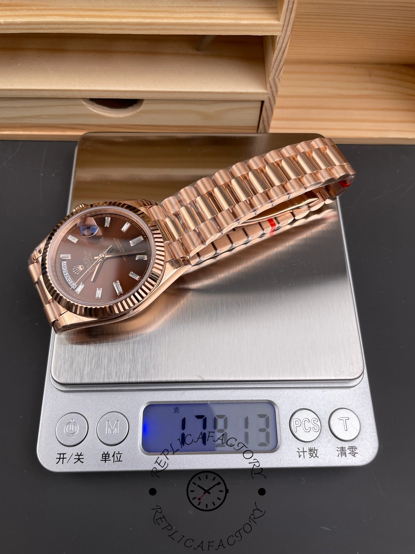 Rolex Day Date 40 18kt Everose Gold Rolex President Chocolate Dial m228235 0003
