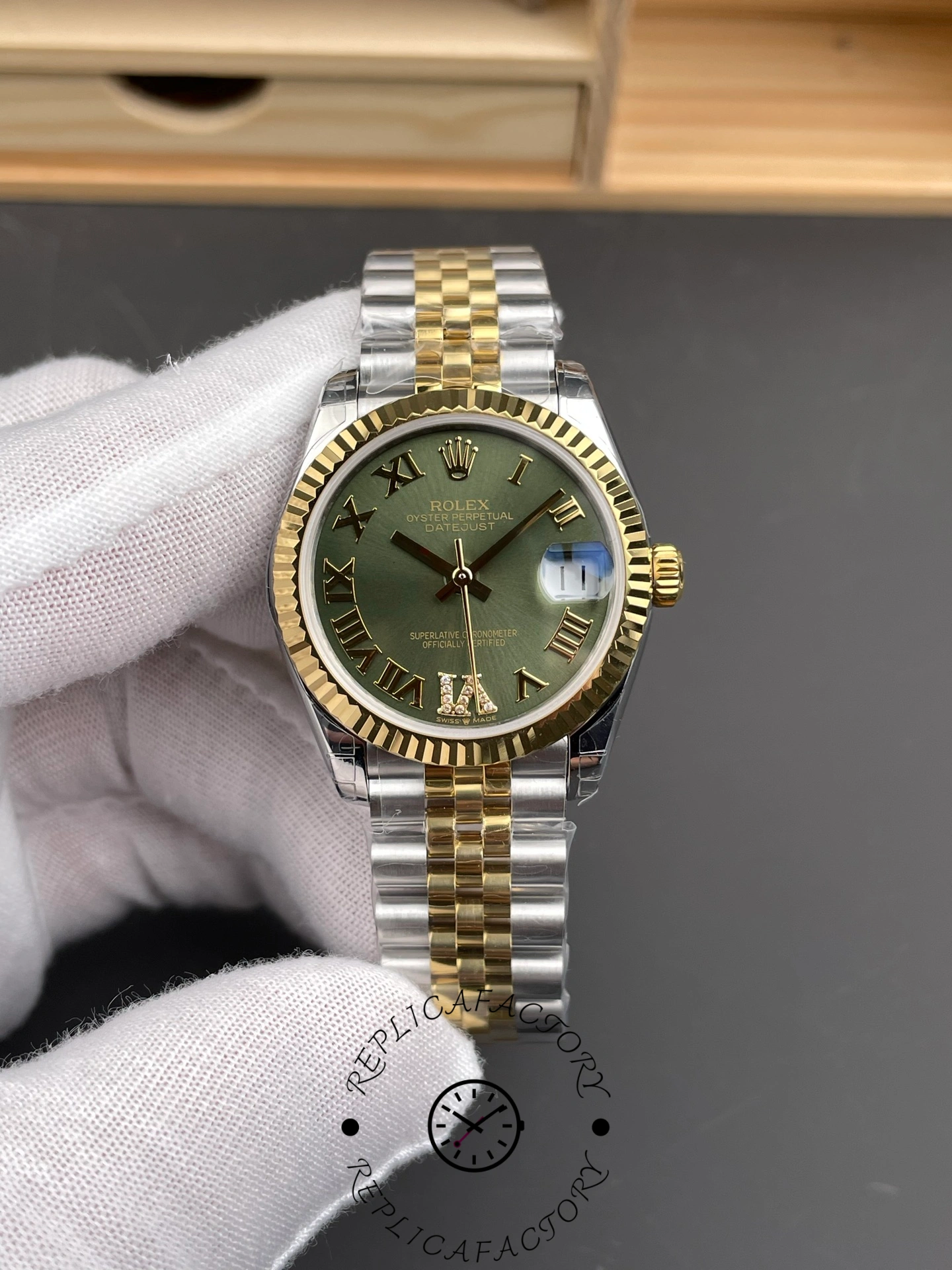 Rolex Datejust 31mm Stainless Steel and Yellow Gold 278273 0016 Green VI Roman Jubilee