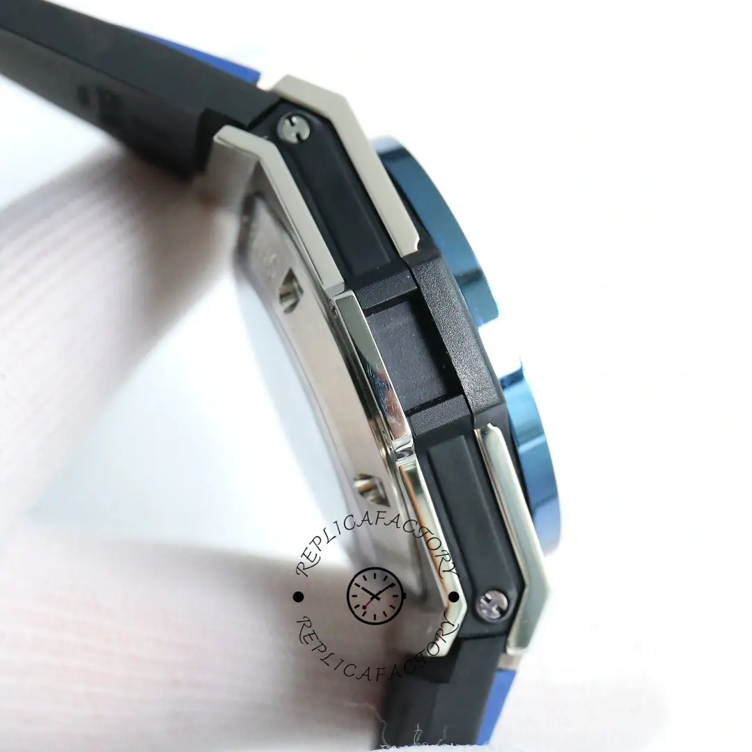 Side profile of Hublot Big Bang 421.NL.5170.RX showing case thickness and layered bezel construction.