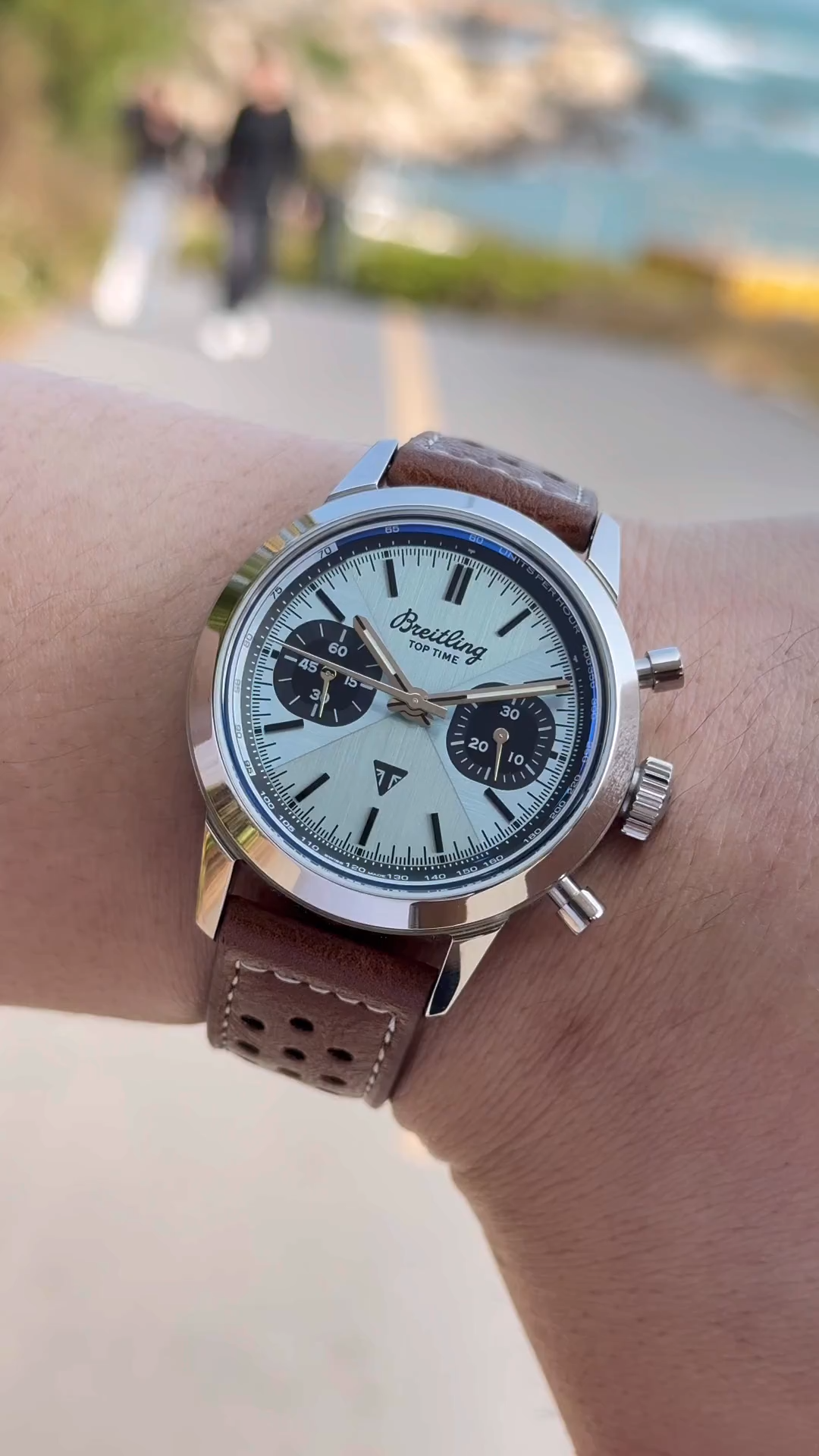 Breitling Top Time Triumph Automatic 42mm Strap Watch A23311121C1X1 Replica - Video