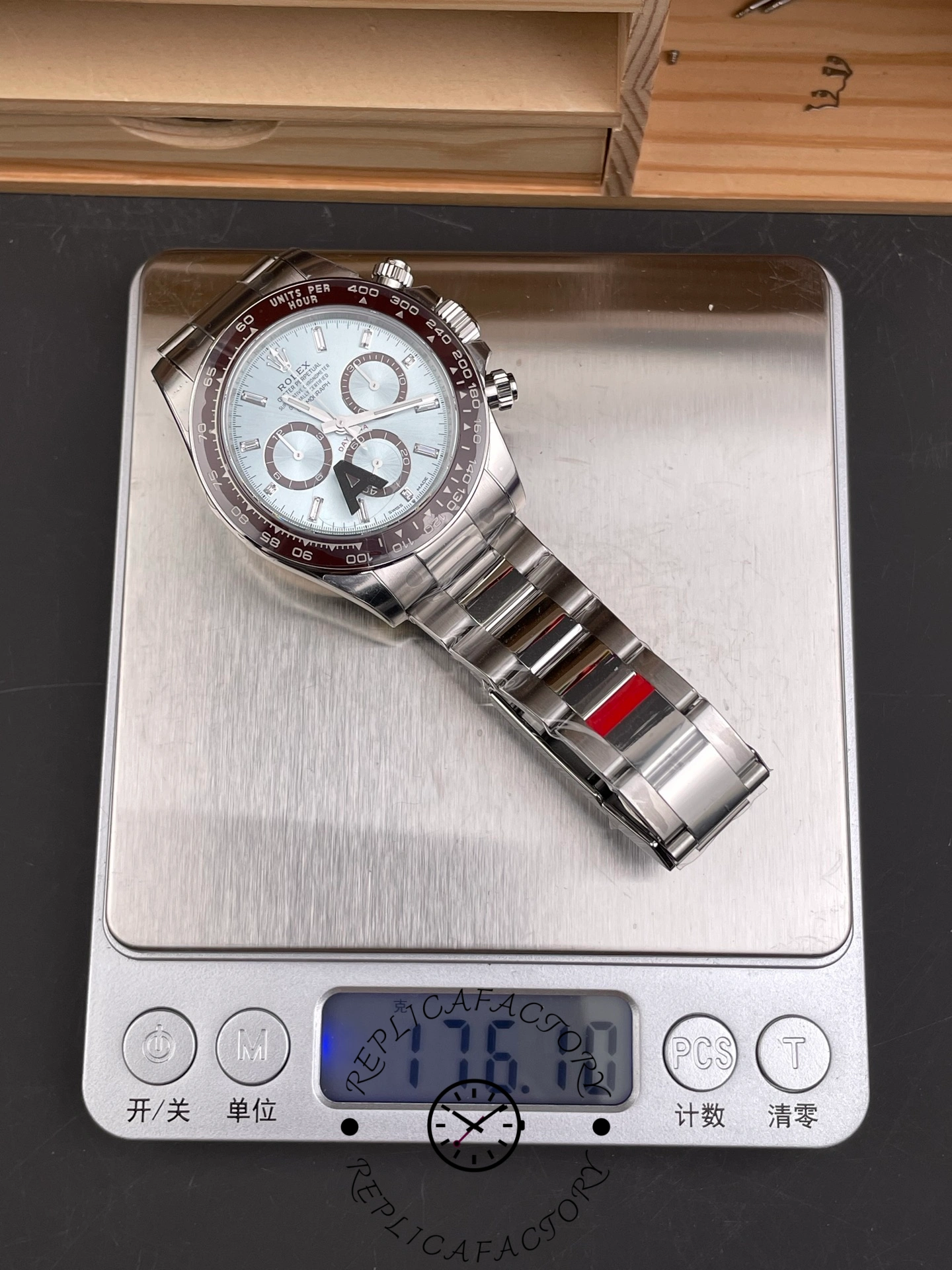 Replica Rolex Platinum Cosmograph Daytona Ice Blue Ice Blue Diamond Baguette Mark 126506 0002