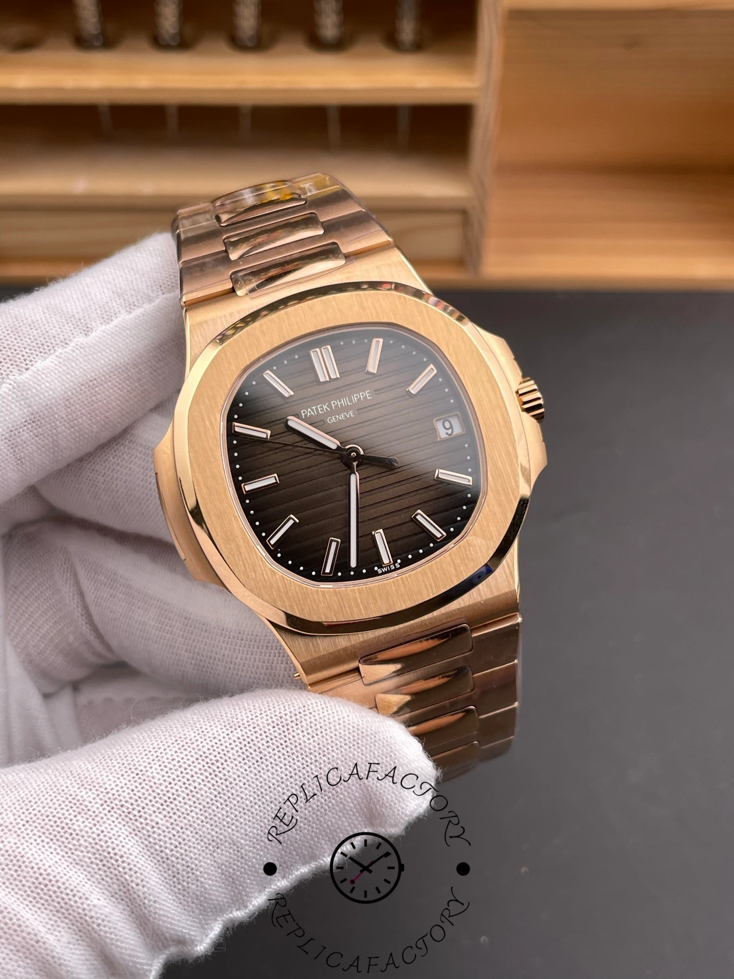 Replica Patek Philippe Nautilus 5711 1R 011 40MM Mens Watch