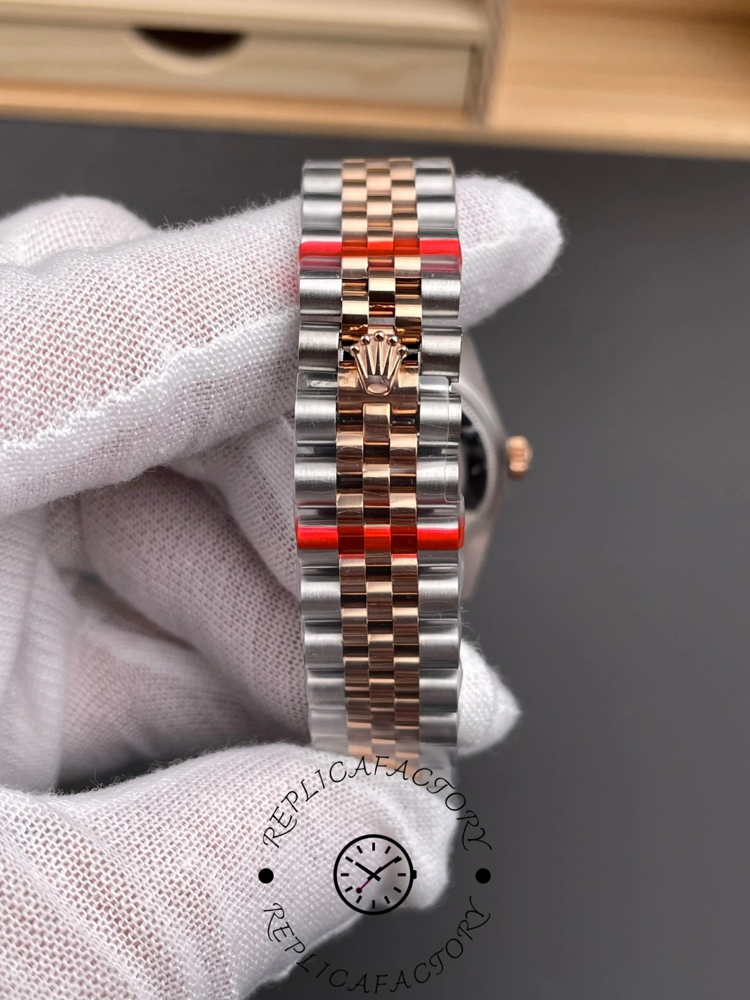 Rolex Datejust 31 Aubergine Pave Roman Dial M278271 0020 Women's Watch