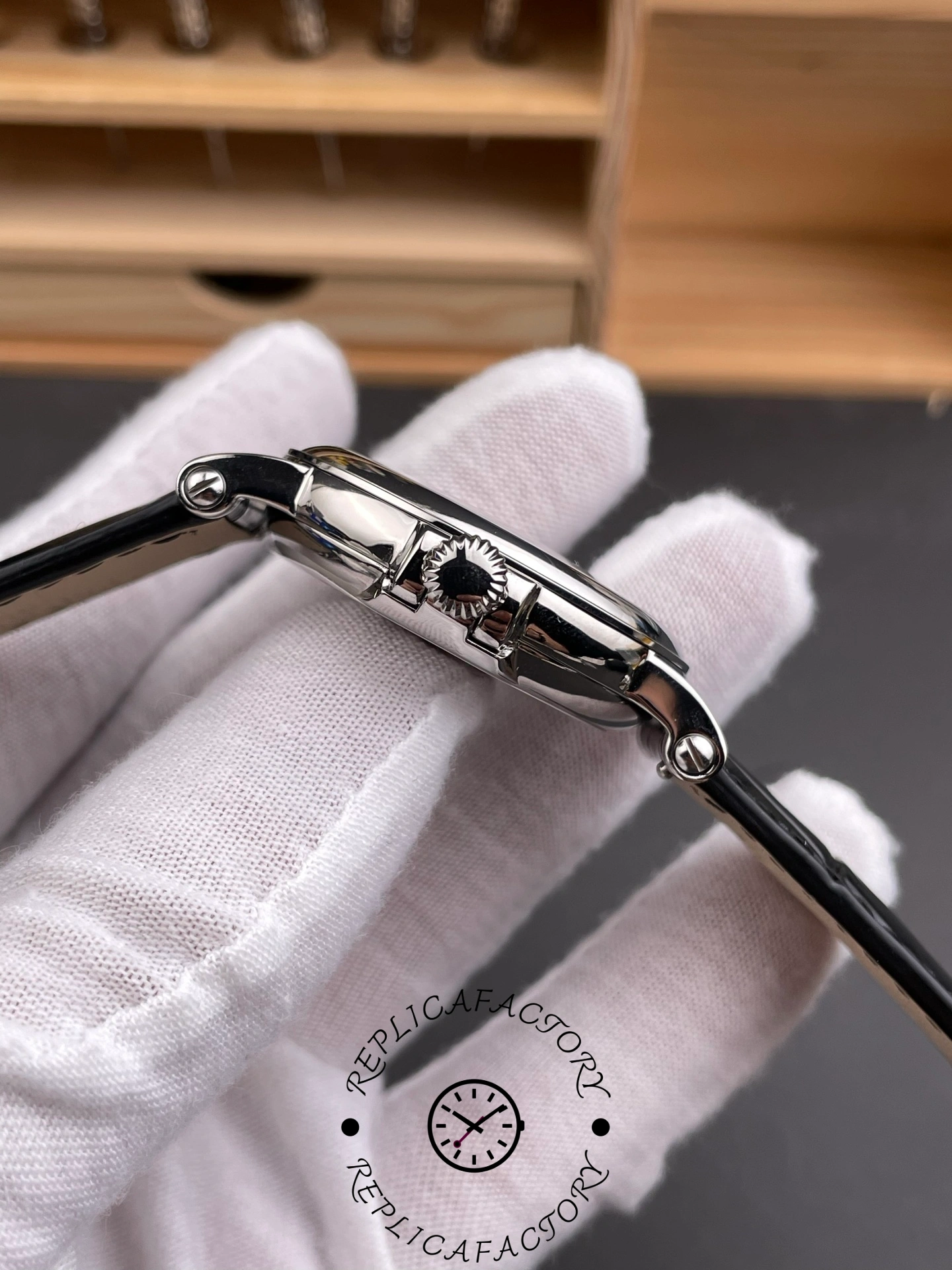 Patek Philippe Calatrava 5153G-001 Guillouche Dial 38mm