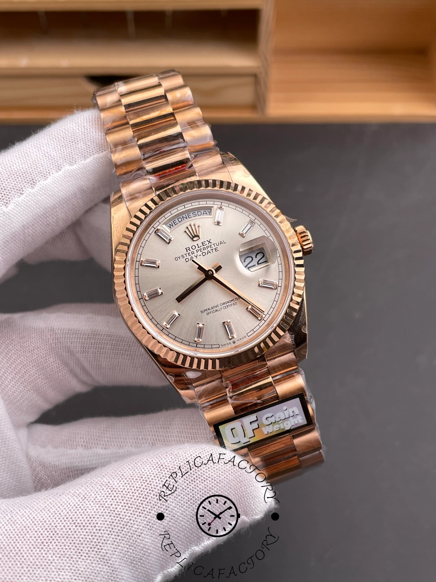 Rolex Day-Date 228235 Sundust Index Dial Fluted Bezel 40mm Mens Replica Watch