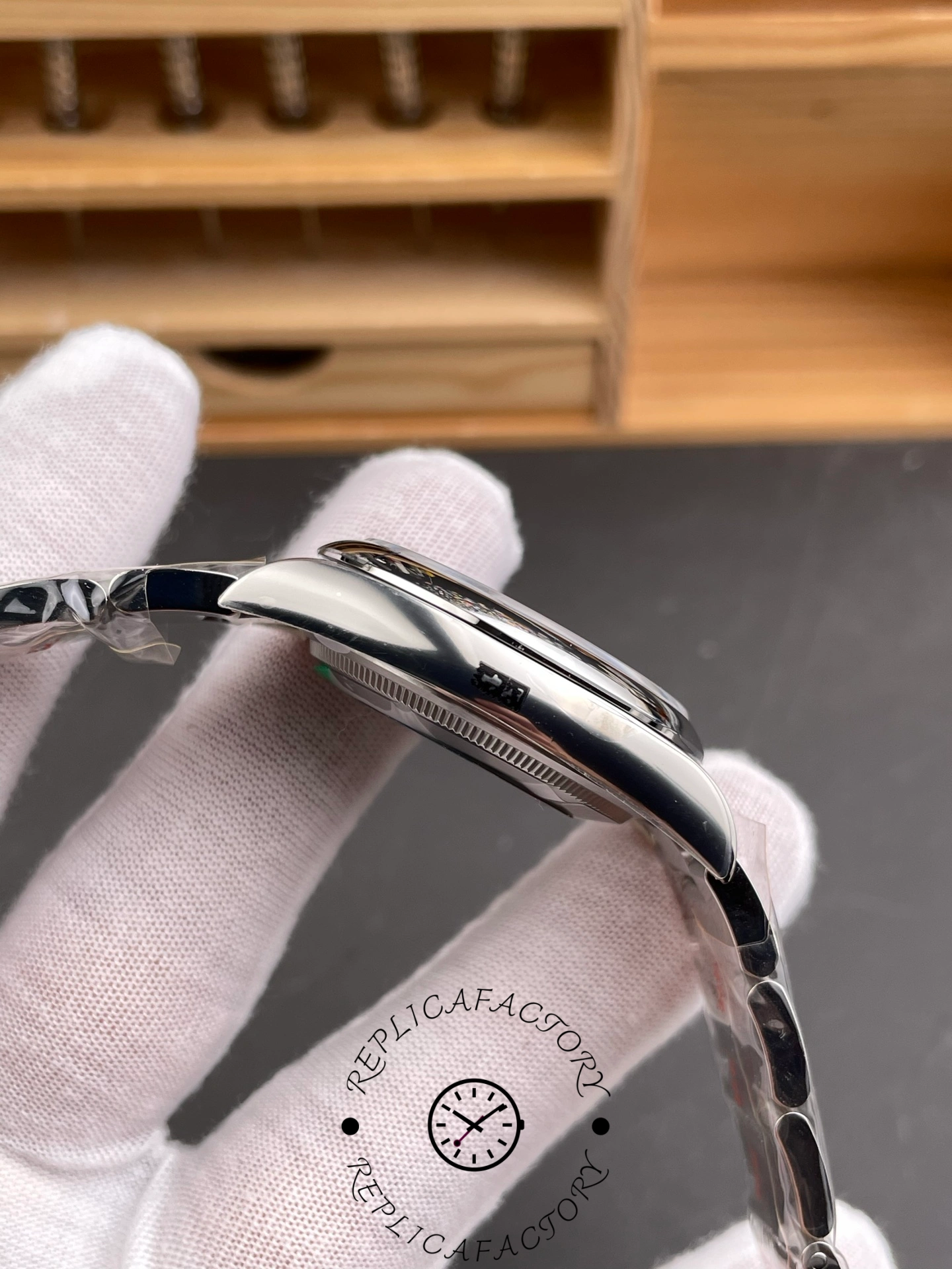 Rolex Oyster Perpetual 36 Oystersteel M126000 0015