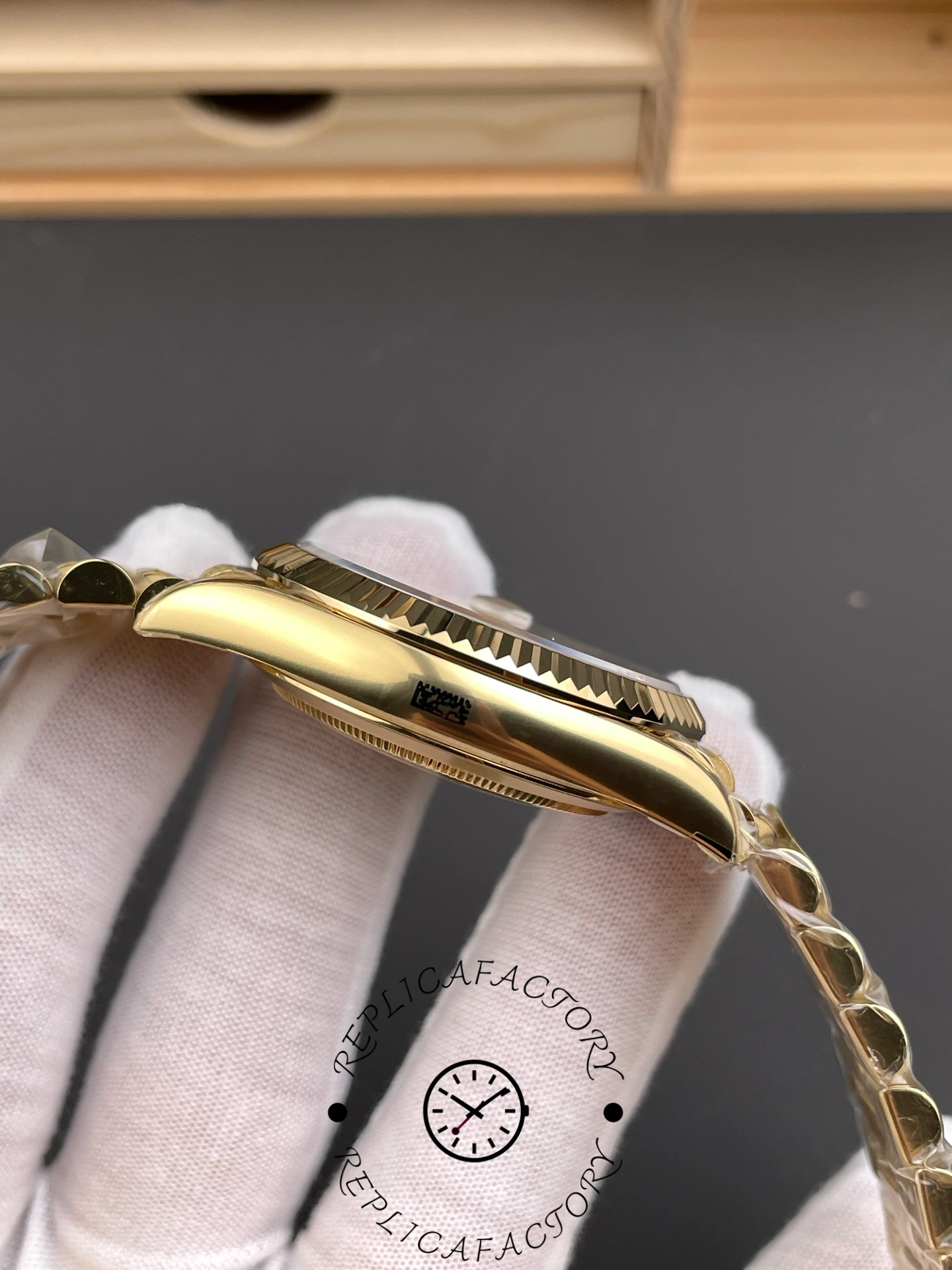Rolex Day Date Oyster 40 mm Yellow Gold President Mother of Pearl Diamond Dial M228238 0071