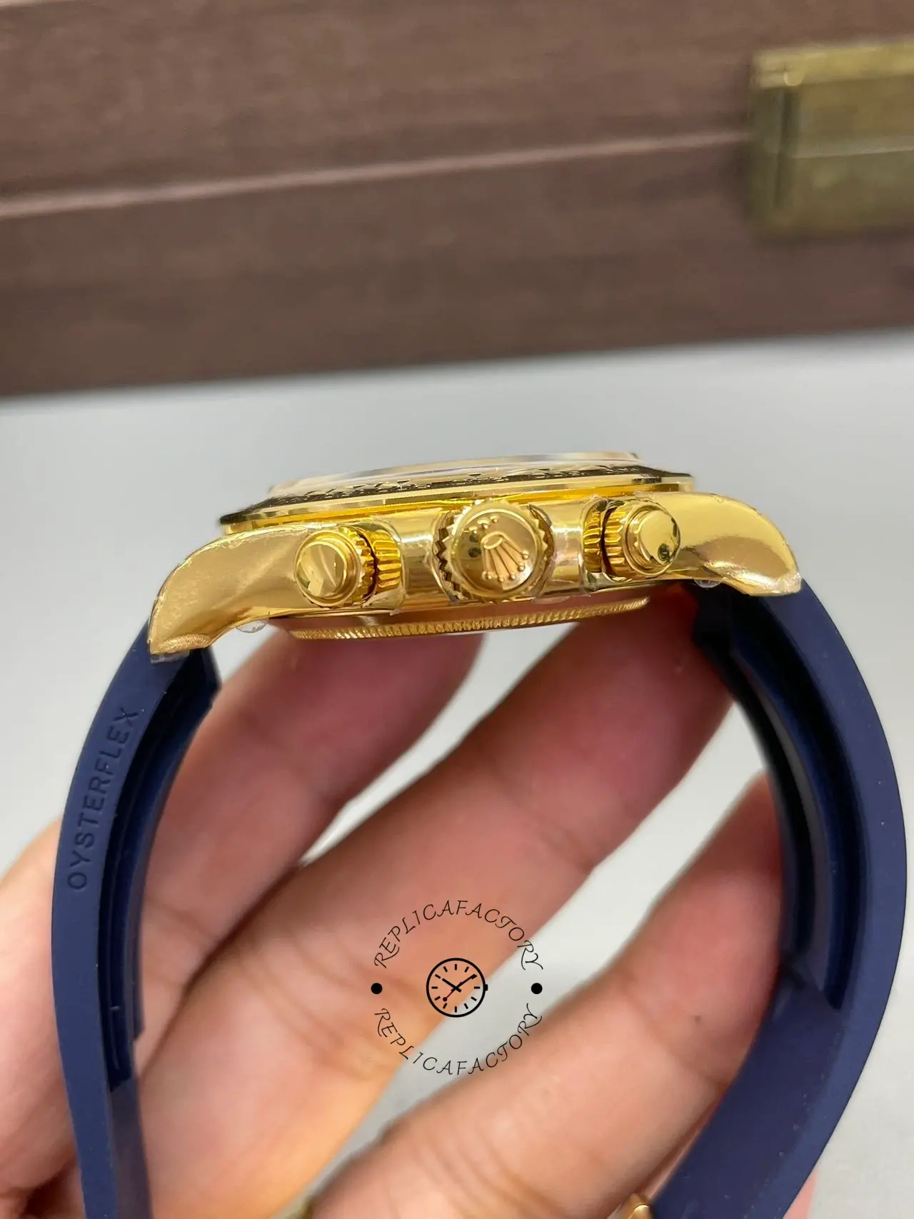 Rolex Cosmograph Daytona Yellow Gold Case Blue Dial 116518 Men's Watch