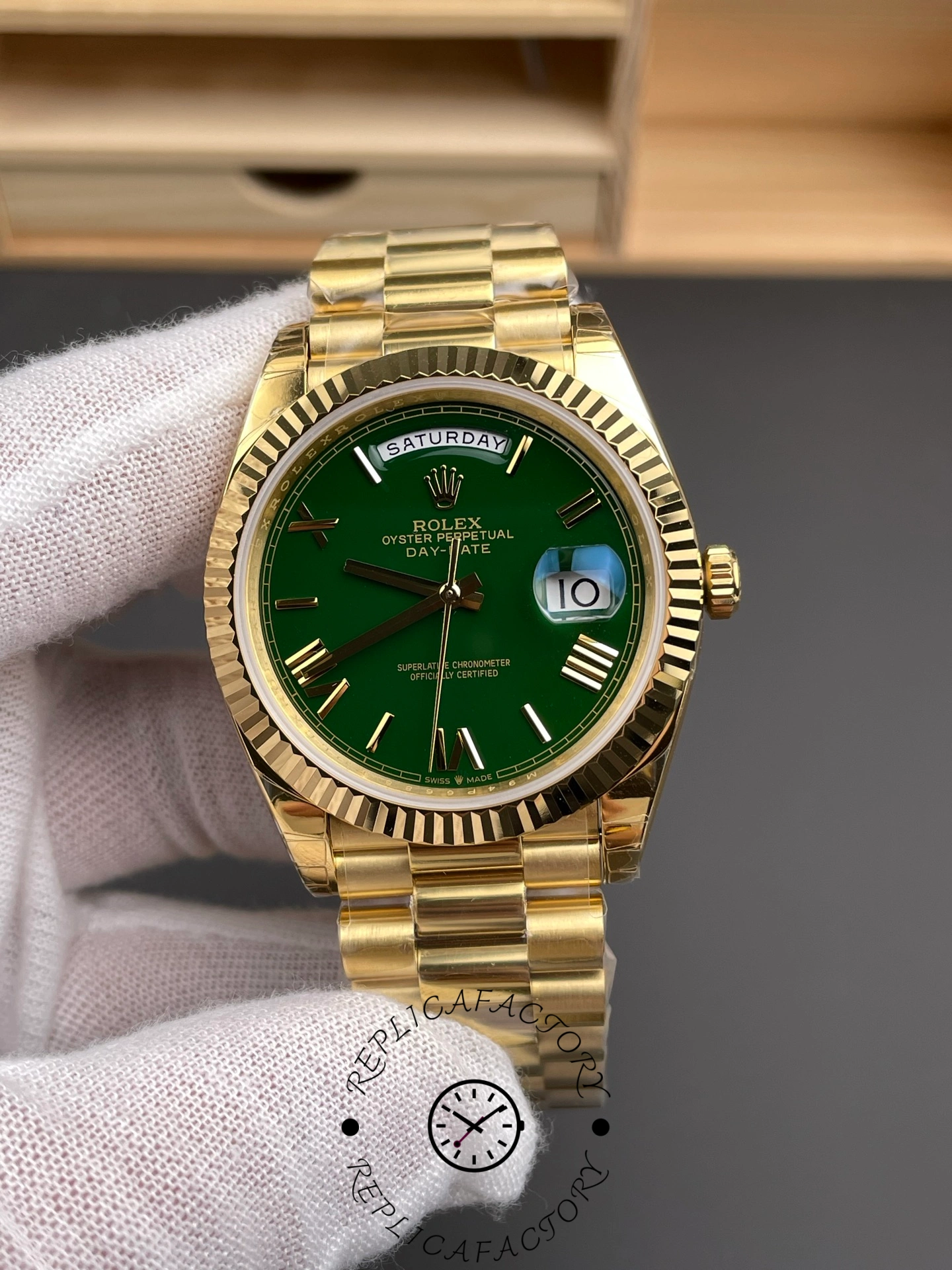 Rolex Day Date 40 President 228238 0061