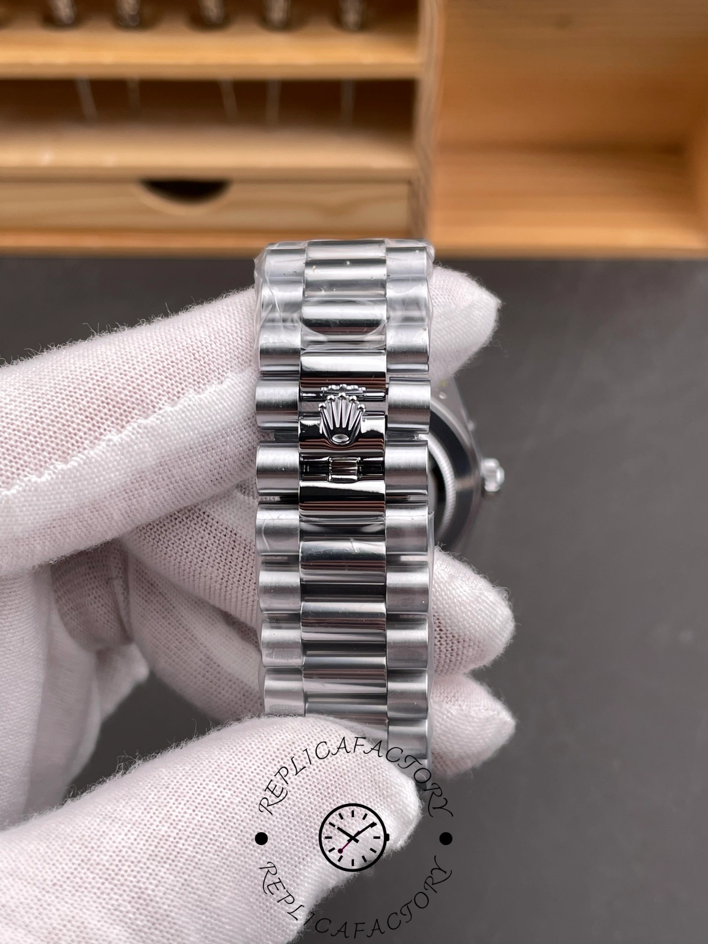 Rolex Day Date 40mm Platinum 228236 0006 Ice Blue Baguette