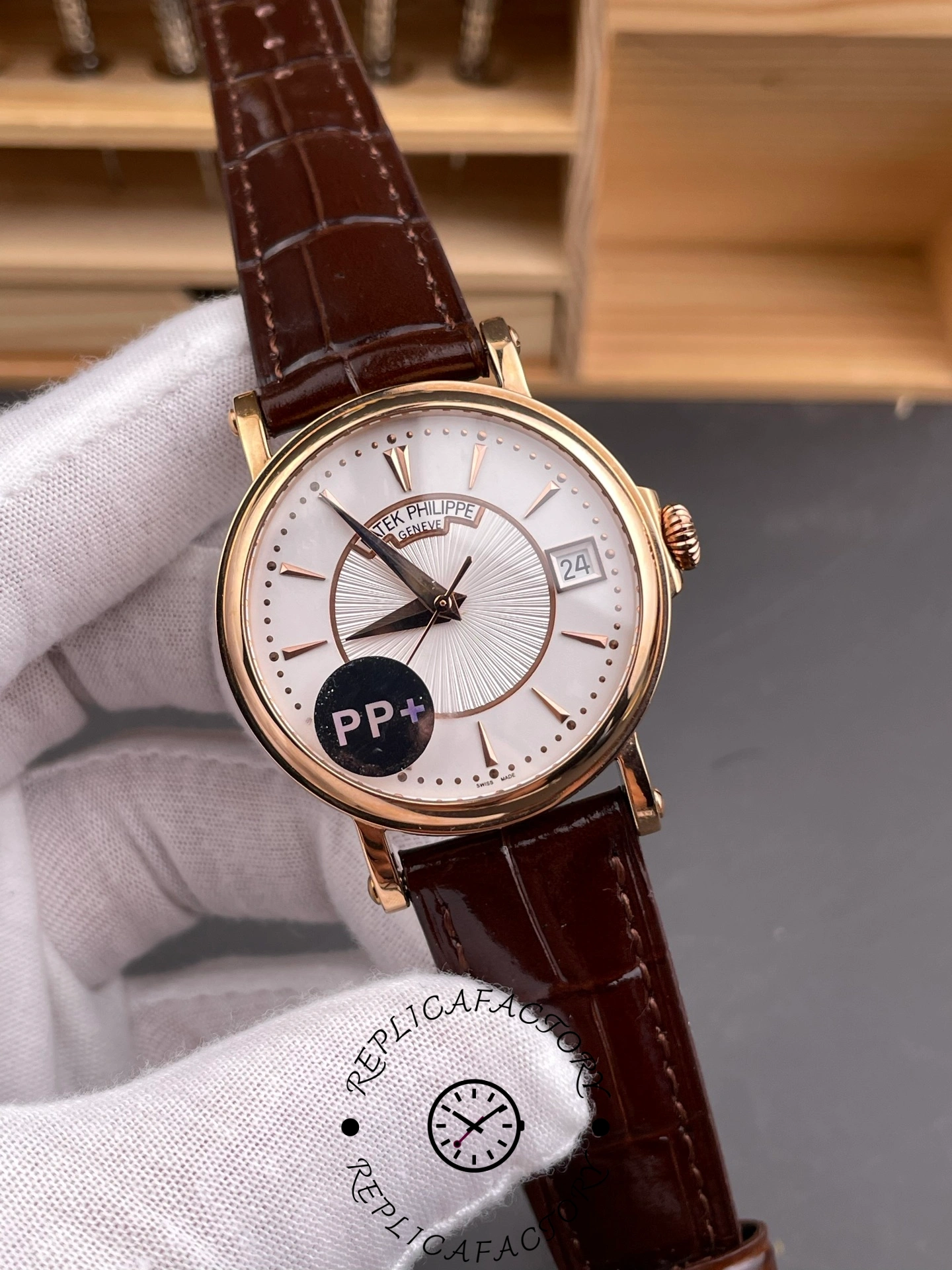 Patek Philippe Calatrava 5153R-001 Date Black Dial 38mm