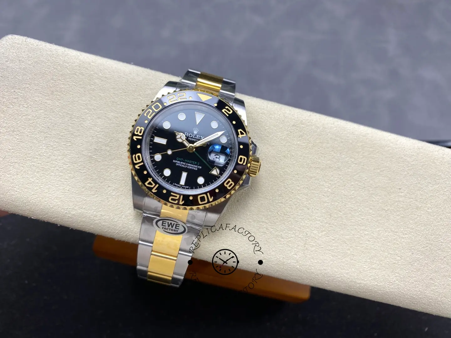 Rolex GMT-Master II 116713LN stainless steel case Black Dial 40mm Mens Replica Watch