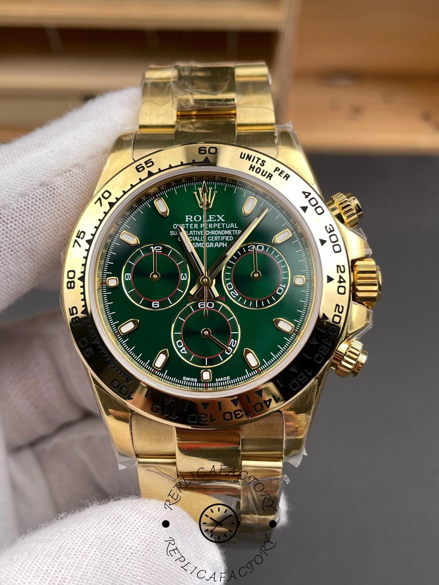 Rolex Daytona 116508 Yellow Gold Green Index Dial 40MM Mens Replica Watch