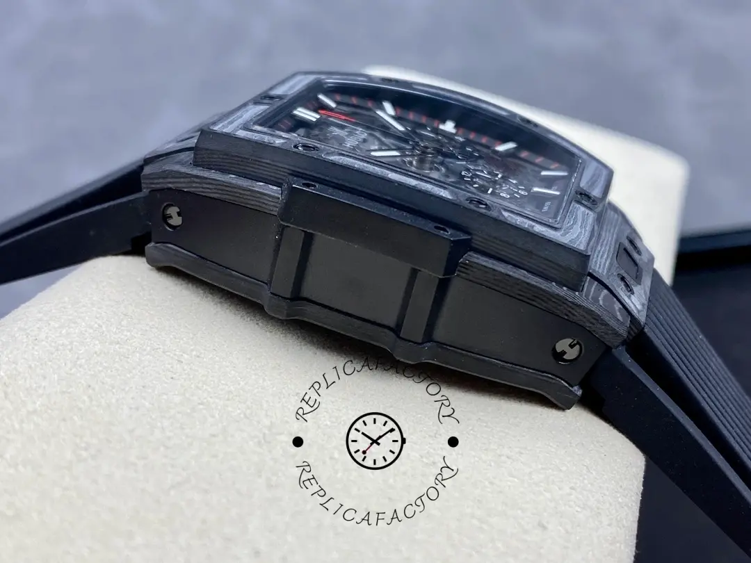 Side view of Hublot 642.CI.0170.RX showing case flank finish and strap attachment.