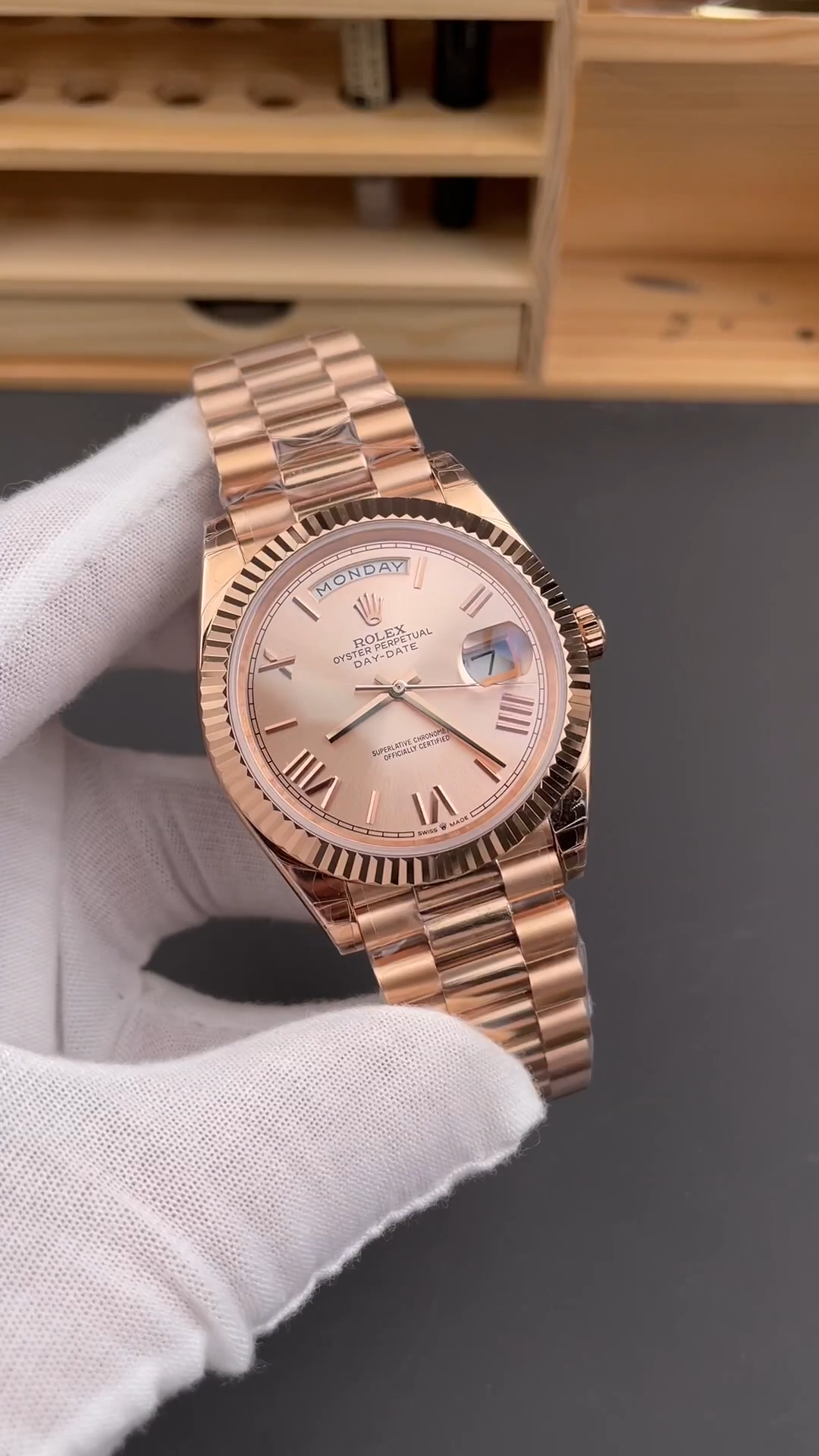 Rolex Day-Date 228235 Sundust Roman Numeral Dial Fluted Bezel 40mm Mens Replica Watch