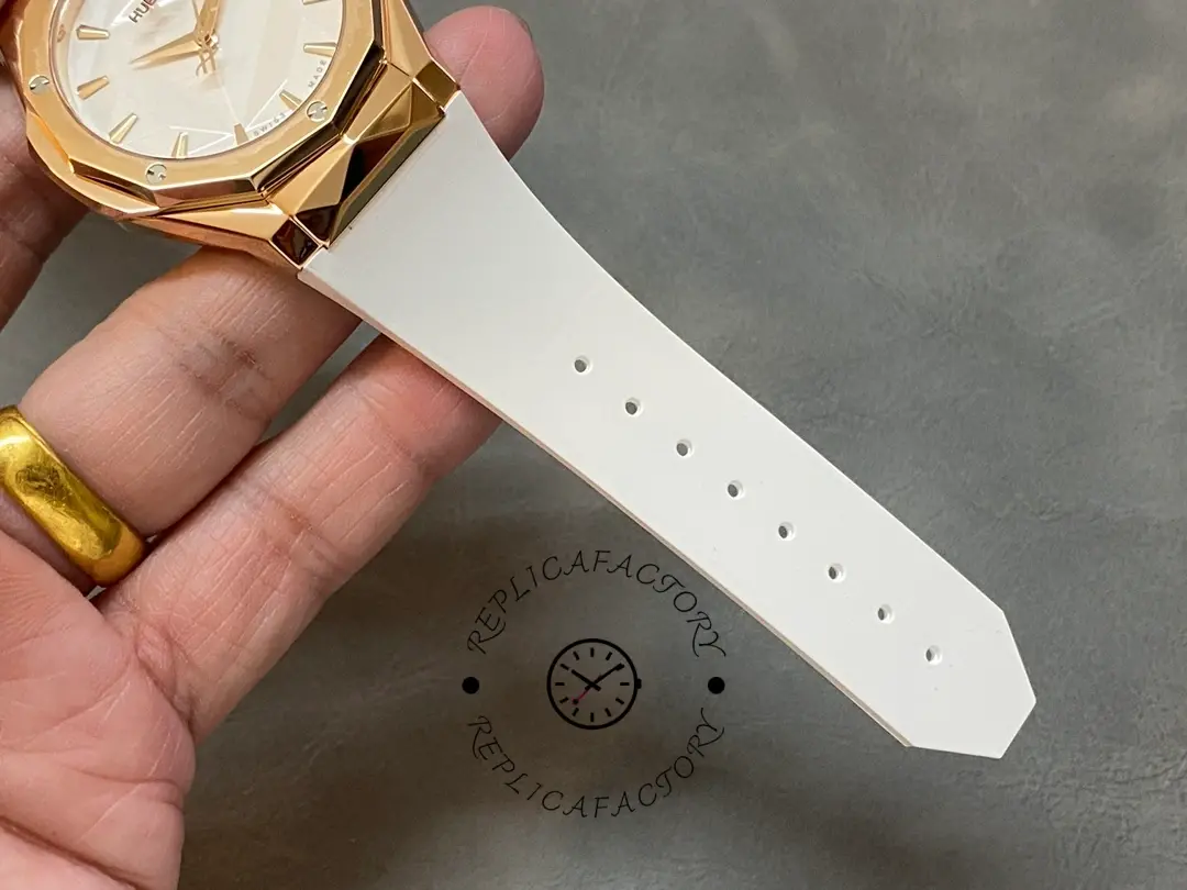 Hublot Classic Fusion 550.OS.2200.RW.ORL20 40MM