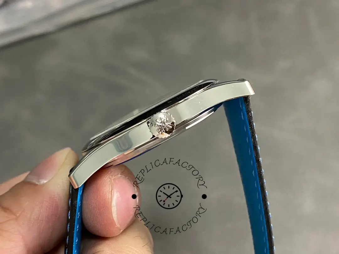 Case side view of the Patek Philippe Calatrava 6007G-011, emphasizing crown area and polished bezel edge.