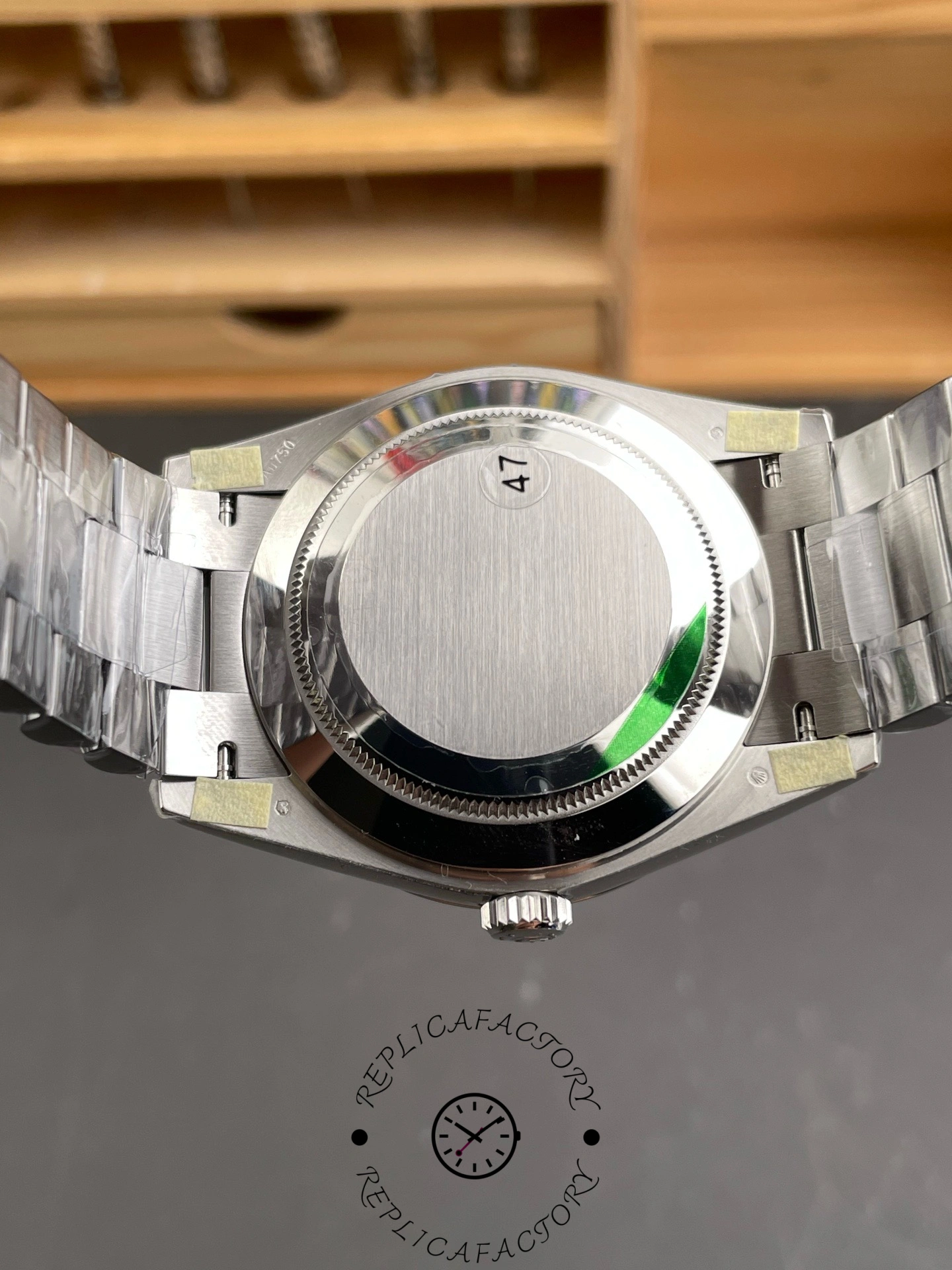 Rolex Day-Date 228239 Green Roman Dial Fluted Bezel 40mm Mens Replica Watch