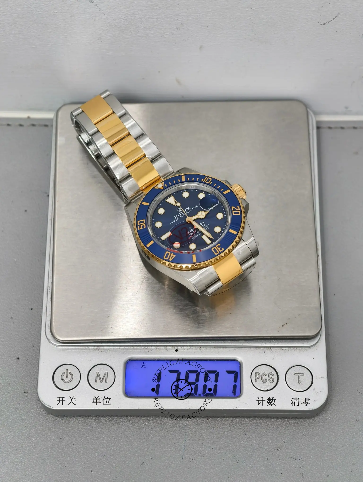 Replica Rolex Submariner Date 116613LB Two Tone Blue Dial 40mm Mens Watch