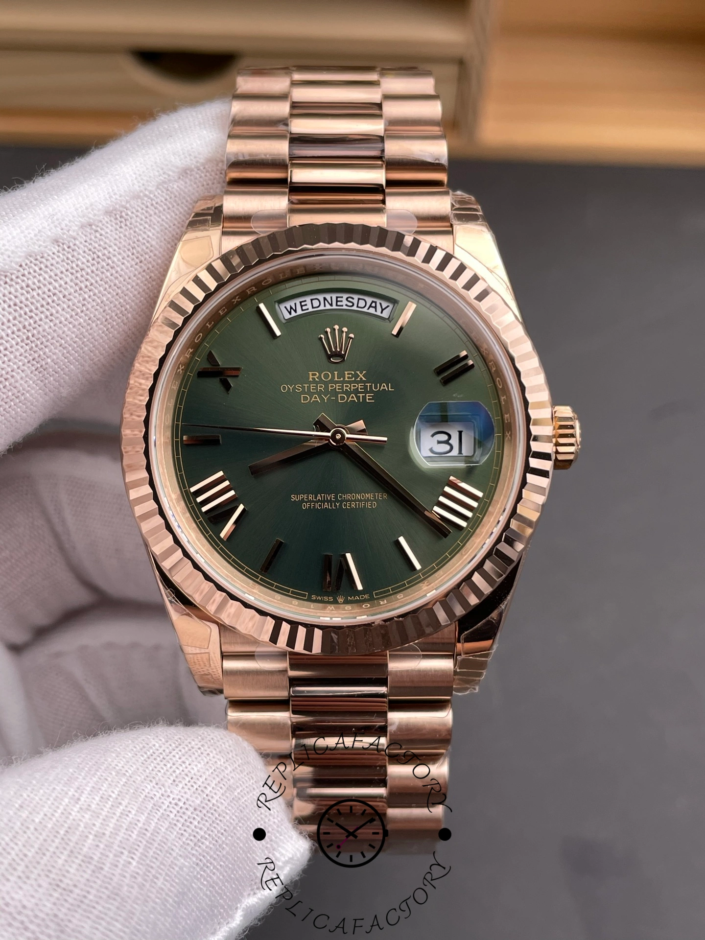 Rolex Day Date 40 18k Everose Gold Olive Green Dial m228235 0025 40mm