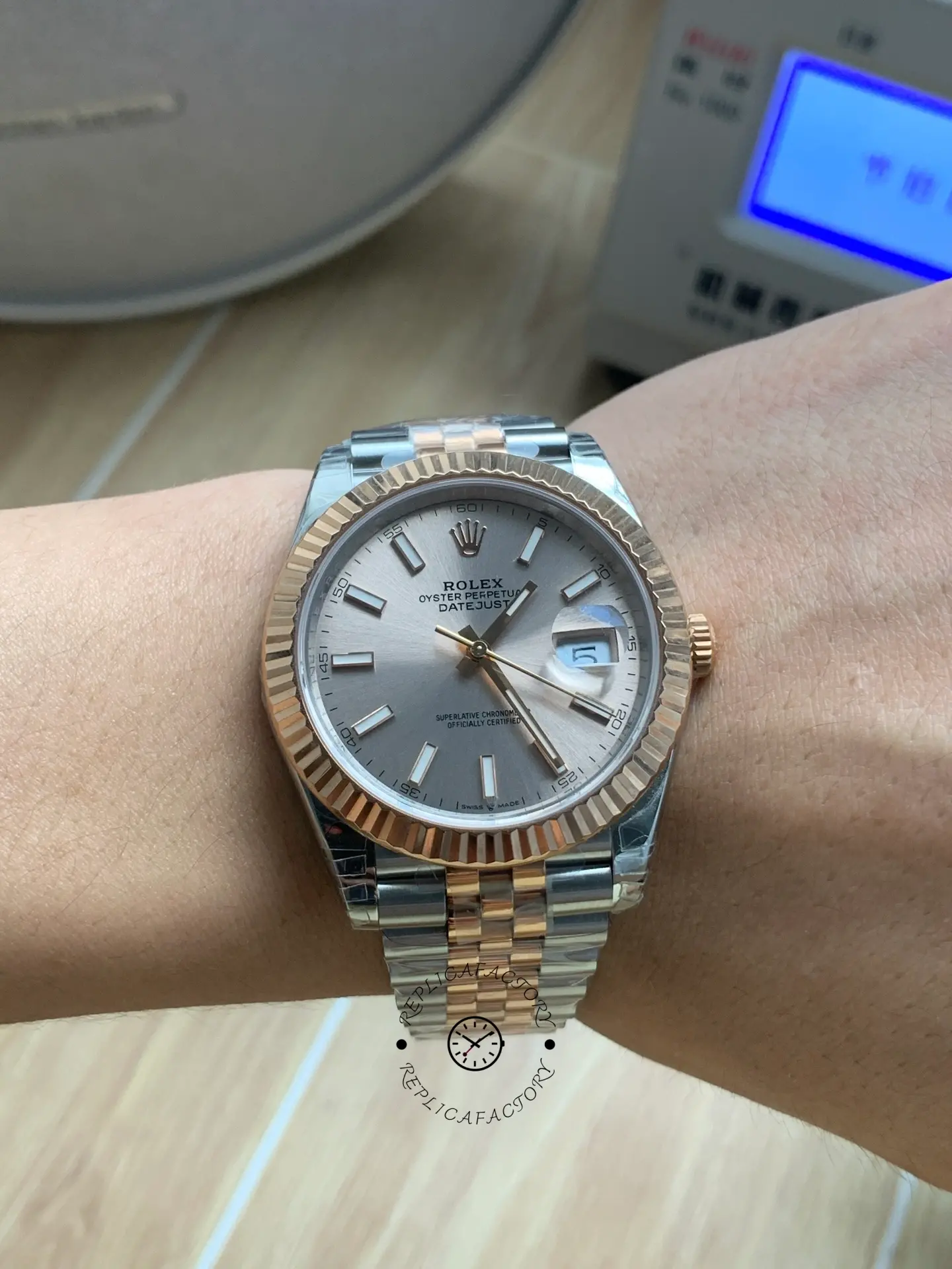 Rolex Datejust 41mm Two Tone Rose Gold Jubilee Band Sundust Index Dial 126331 0010