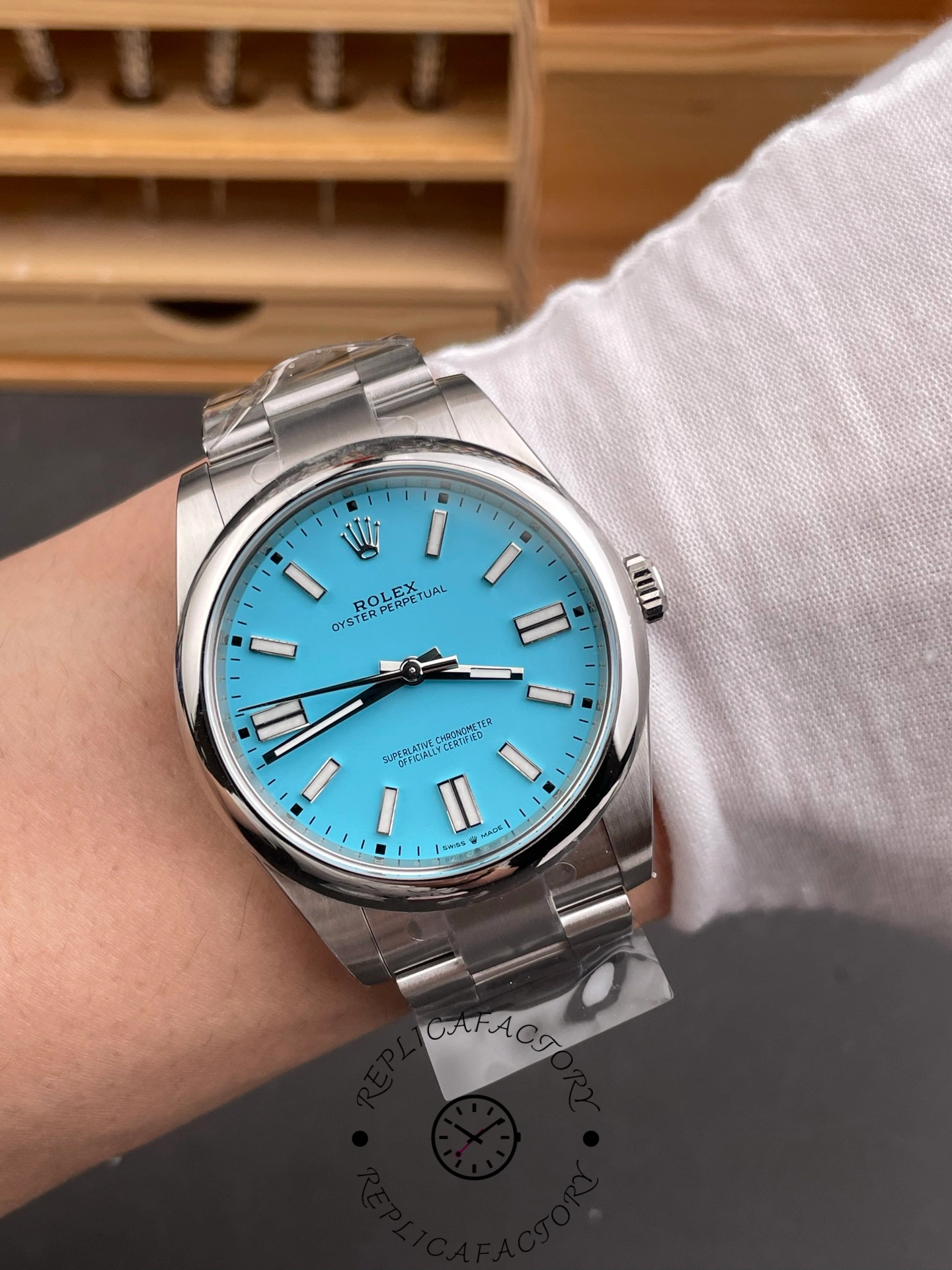 Rolex Men's Oyster Perpetual 41 Turquoise Dial m124300 0006 Men's Watch