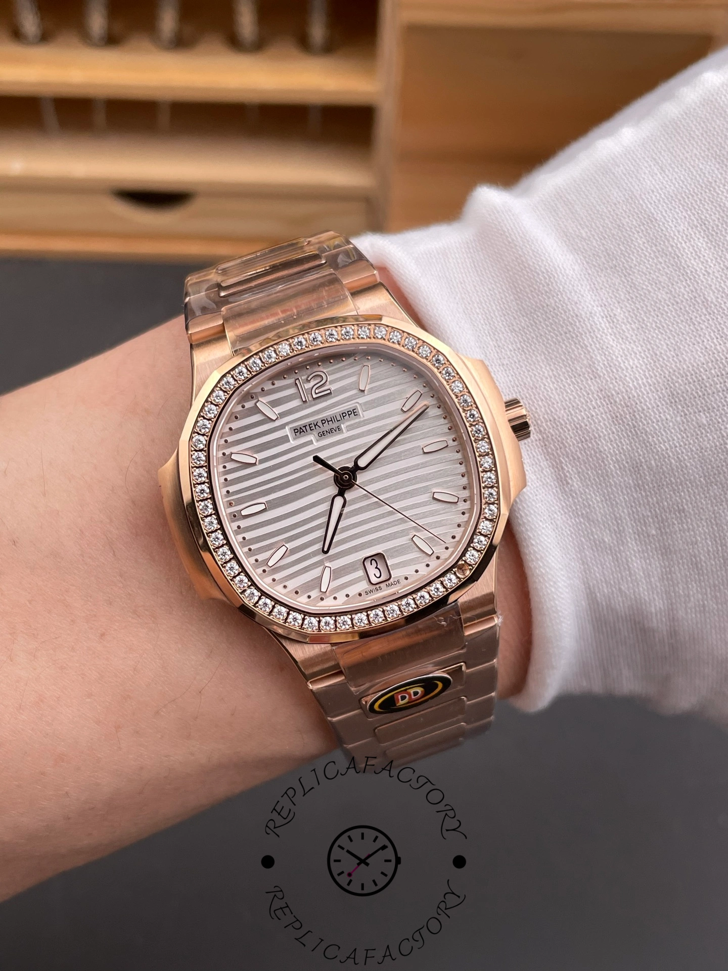 Replica Patek Philippe Nautilus 7118 1200R 001 Watch