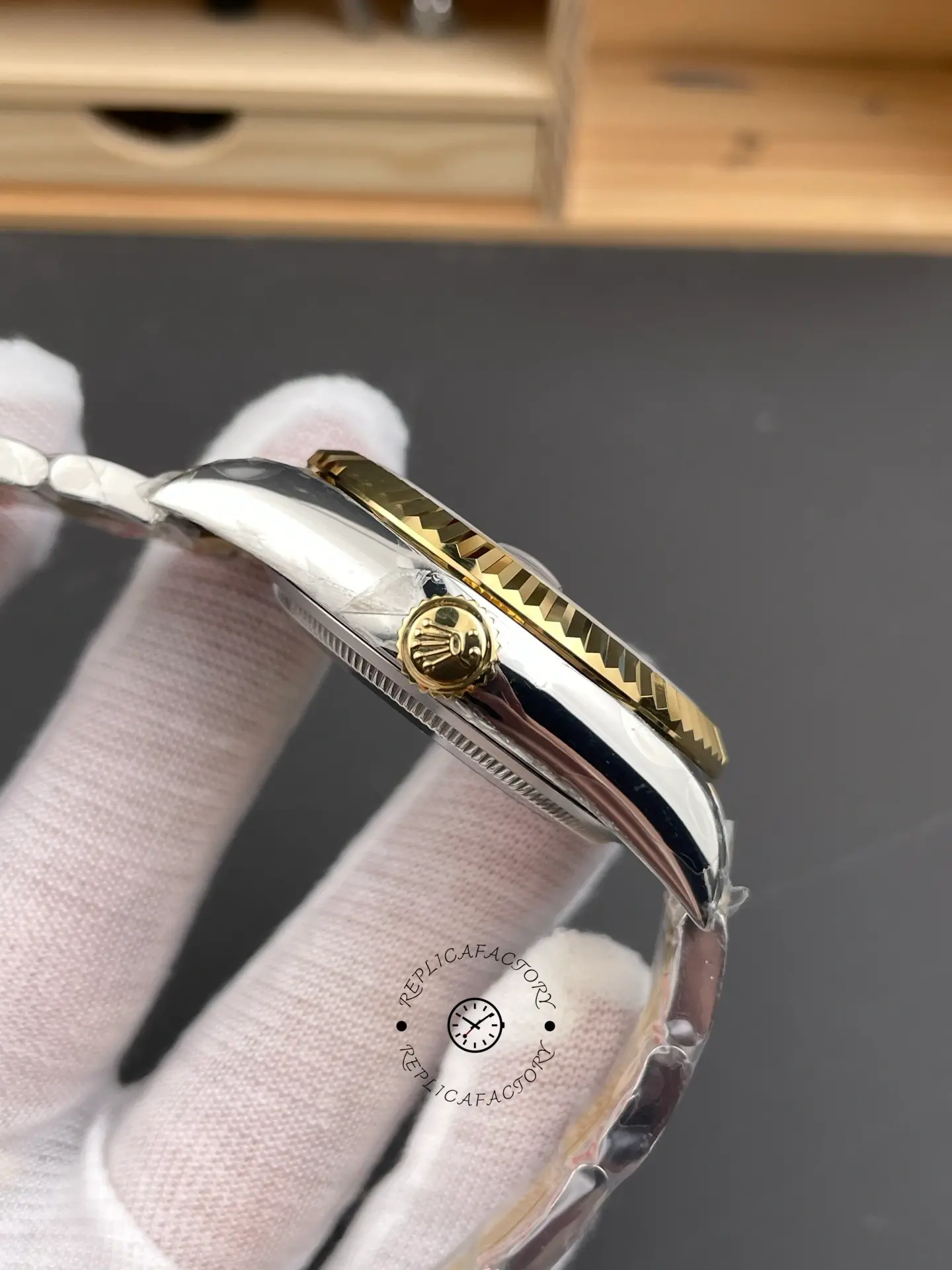 Rolex Sky Dweller 42 Oystersteel and Yellow Gold M336933 0004 Men's Watch