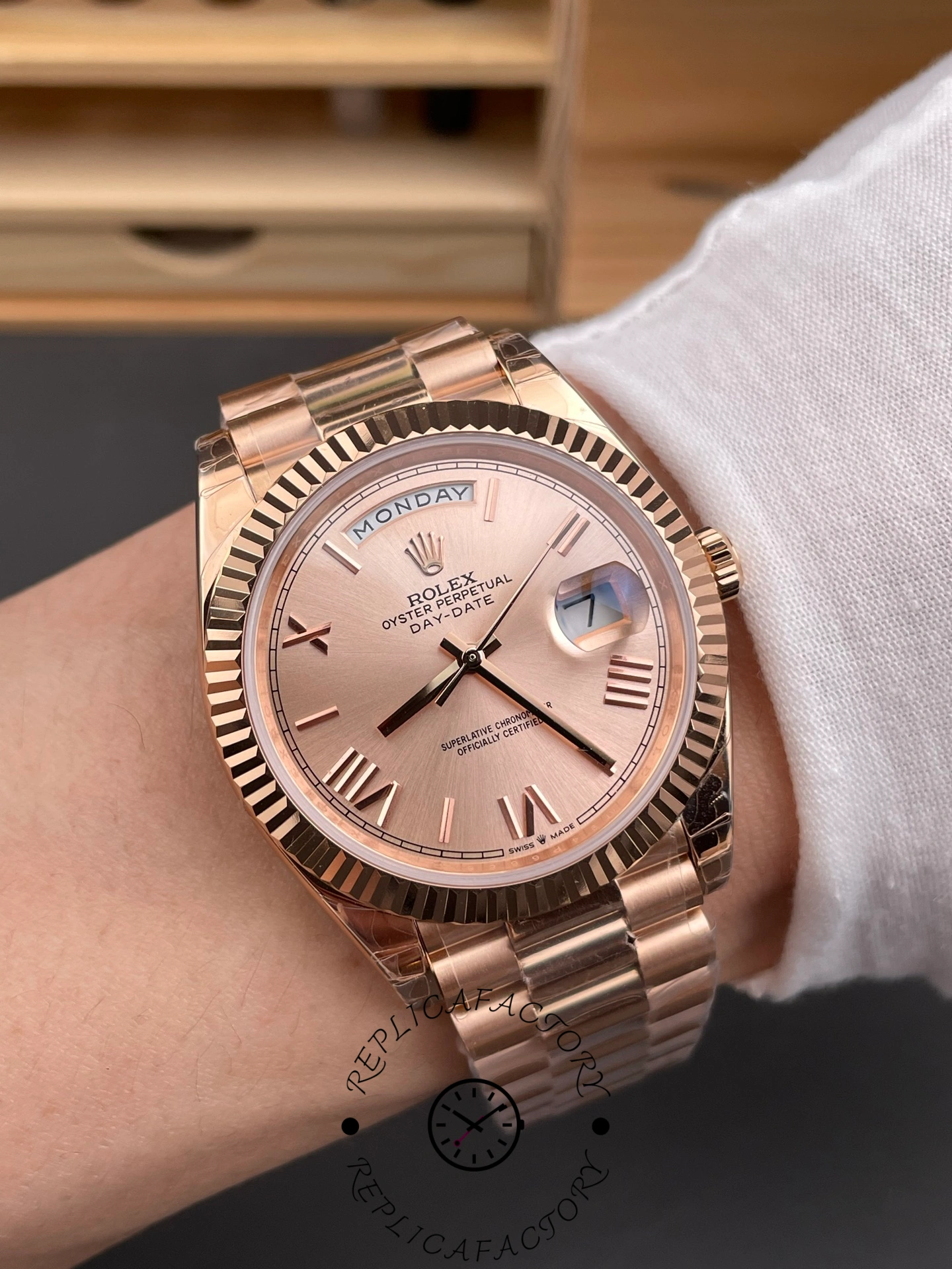 Rolex Day-Date 228235 Sundust Roman Numeral Dial Fluted Bezel 40mm Mens Replica Watch