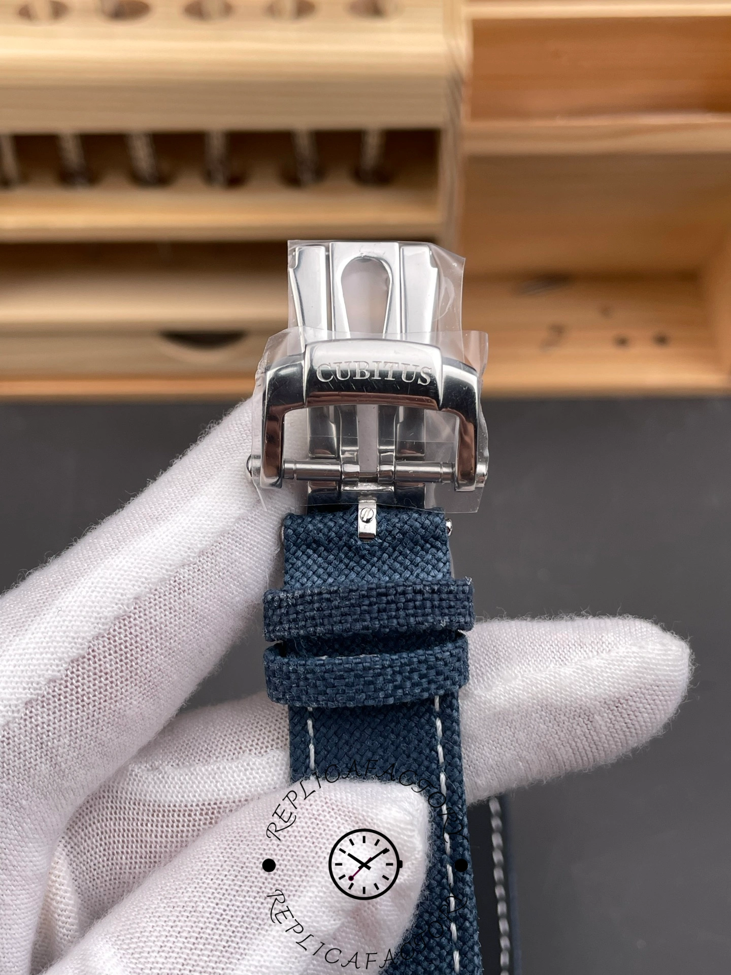 Patek Philippe Cubitus Platinum 5822P 001