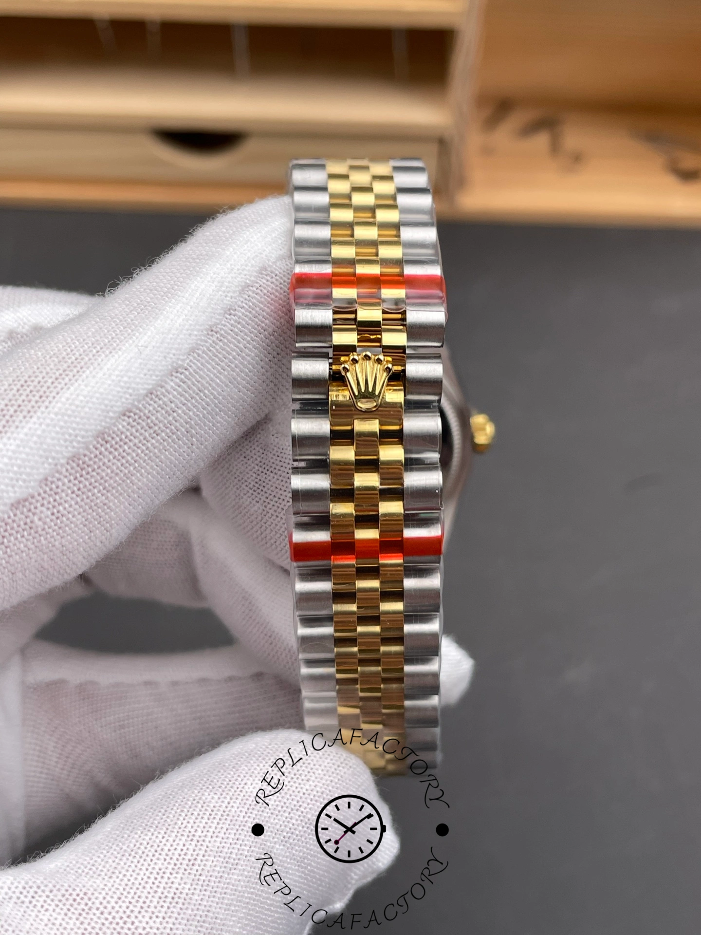 Rolex Datejust 31mm Stainless Steel and Yellow Gold 278273 0018 Grey VI Roman Jubilee