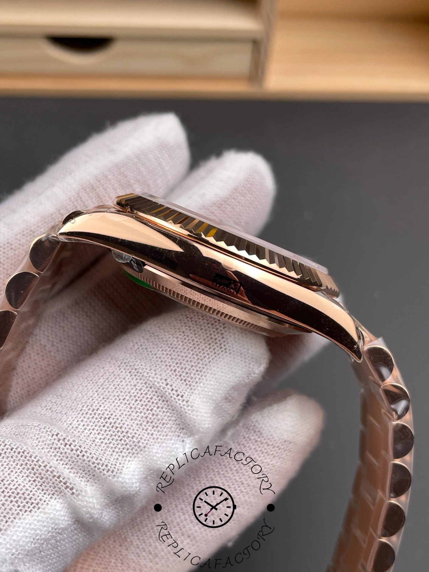 Rolex Day Date 40 18kt Everose Gold Rolex President Chocolate Dial m228235 0003