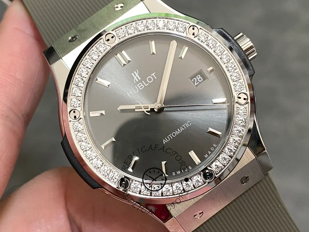 Hublot Classic Fusion Replica 38 Titanium Diamond-Set 565.NX.7071.RX.1204