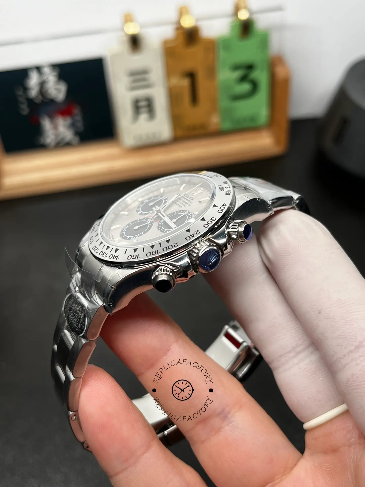 Rolex Cosmograph Daytona 116509 Silver Index Dial 40MM Mens Replica Watch