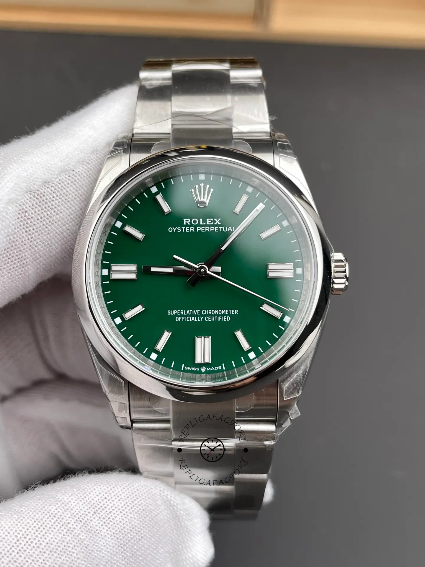 Rolex Oyster Perpetual 36mm 126000 Green Dial