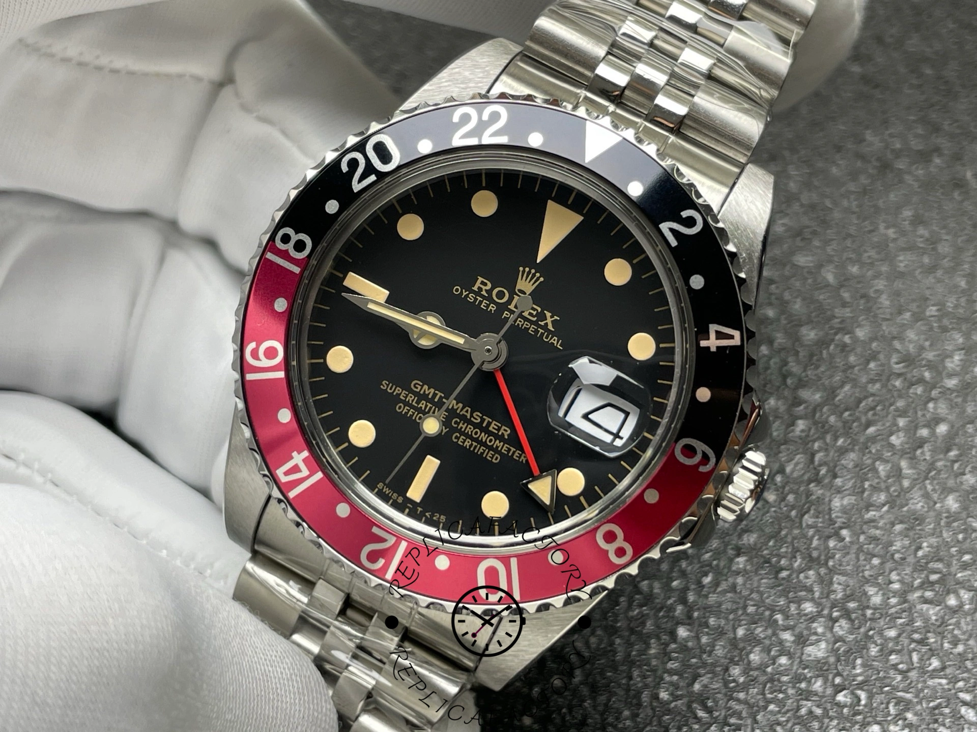 Rolex GMT-Master II Fat Lady Coke 16760 40mm Red Black Bezel