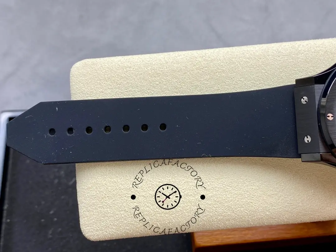 Hublot Classic Fusion 1:1 Clone 542.CX.1270.RX.MDM 42 Black Ceramic