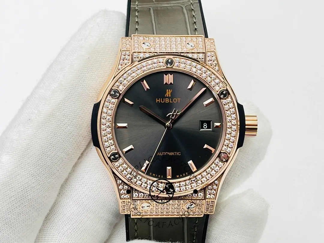 Hublot Classic Fusion 542.OX.1181.LR.1704 grey dial front view, rose gold case and bezel diamonds.