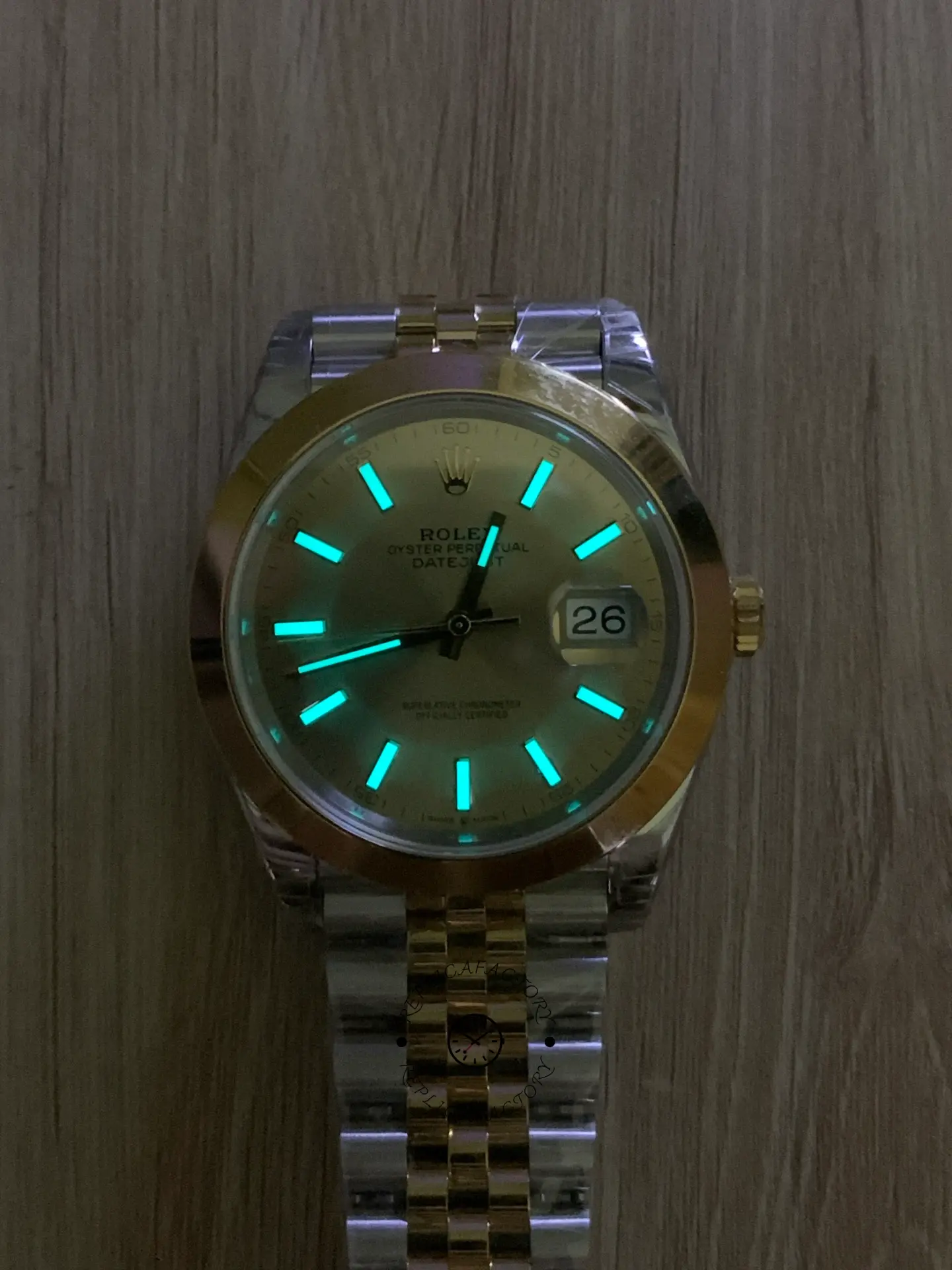 1:1 Clone Rolex Datejust 41 Smooth Bezel 126303-0010 Champagne Dial Automatic