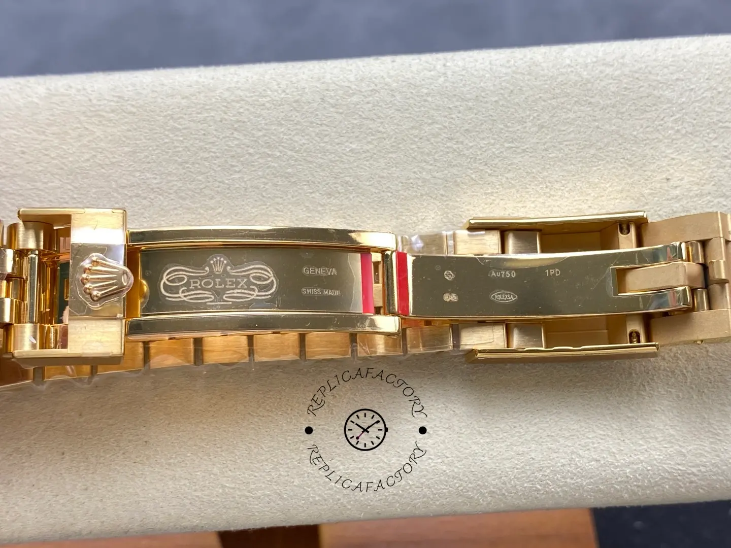 Rolex GMT-Master II clasp interior engraving Rolex logo