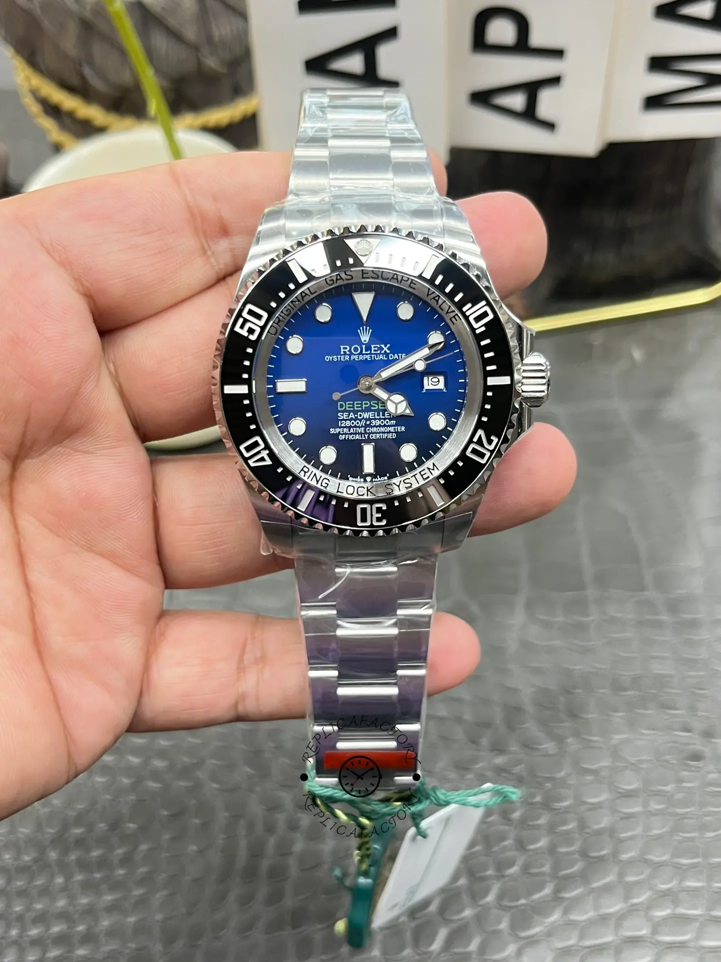 Rolex Sea-Dweller Deepsea 136660 0005 Stainless Steel Black Blue Dial 44MM Mens Replica Watch