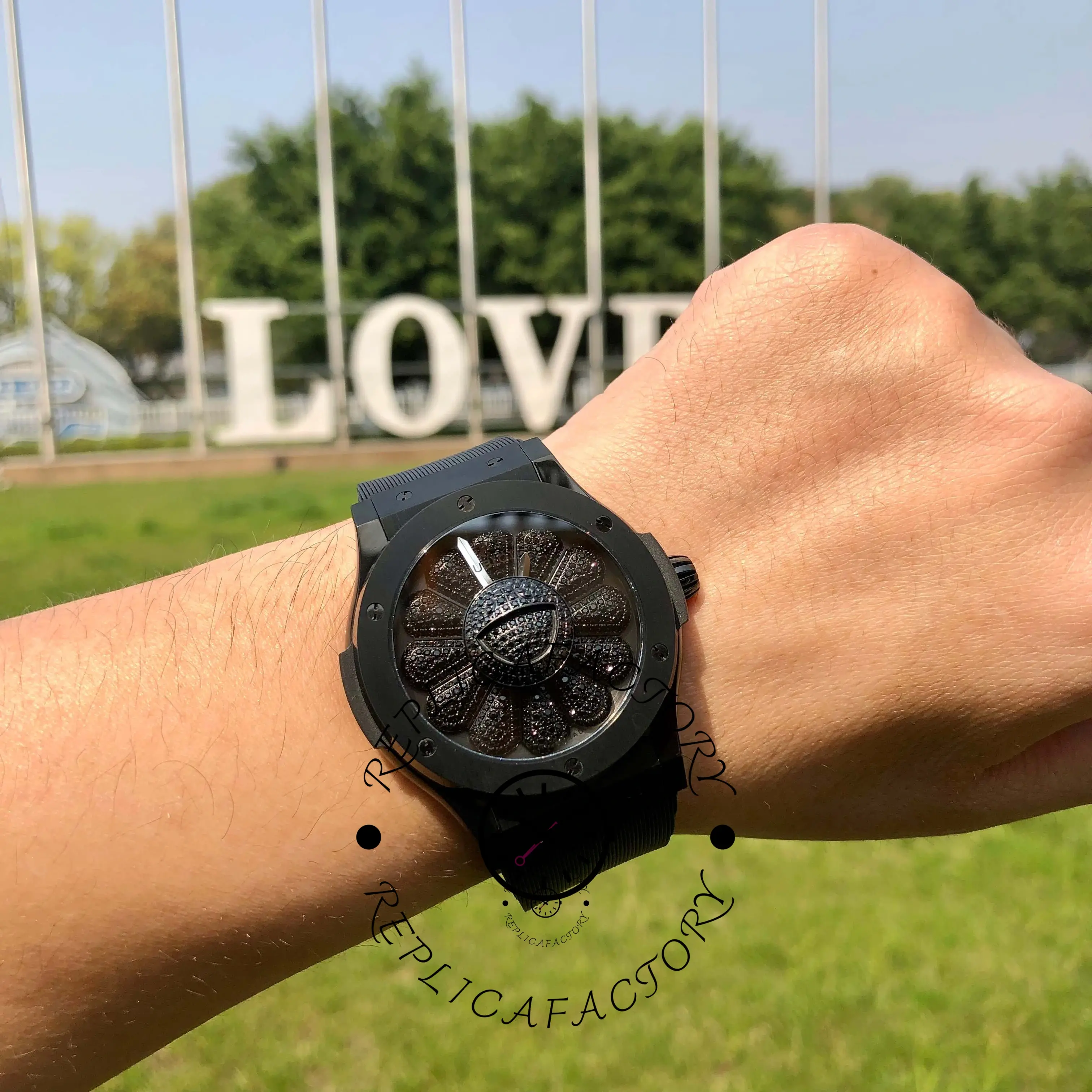 Hublot Classic Fusion 507.CX.9000.RX.TAK21 45mm Mens Watch